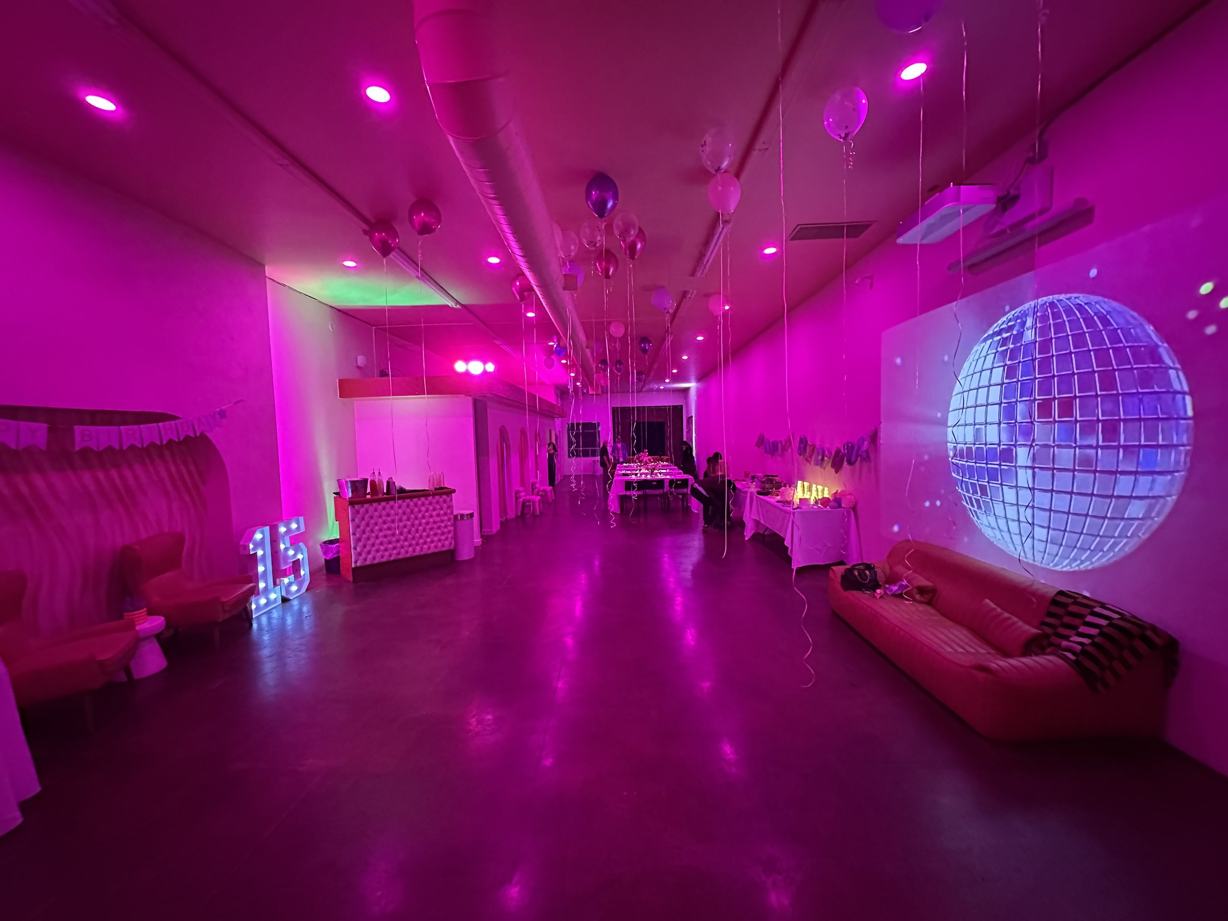 PINK THEMED BIRTHDAY PARTY BURBANK STU3 IS OUR BRAND NEW CONTEMPORARY STUDIO COMBINING UNIQUE WAREHOUSE DETAILS, HIGH CEILINGS WITH 100' OF NEUTRAL WALLS, NATURAL WINDOW LIGHT AND AMPLE LED COLOR LIGHTING. STU CAN BE DRESSED AS A WIDE VARIETY OF LOCA