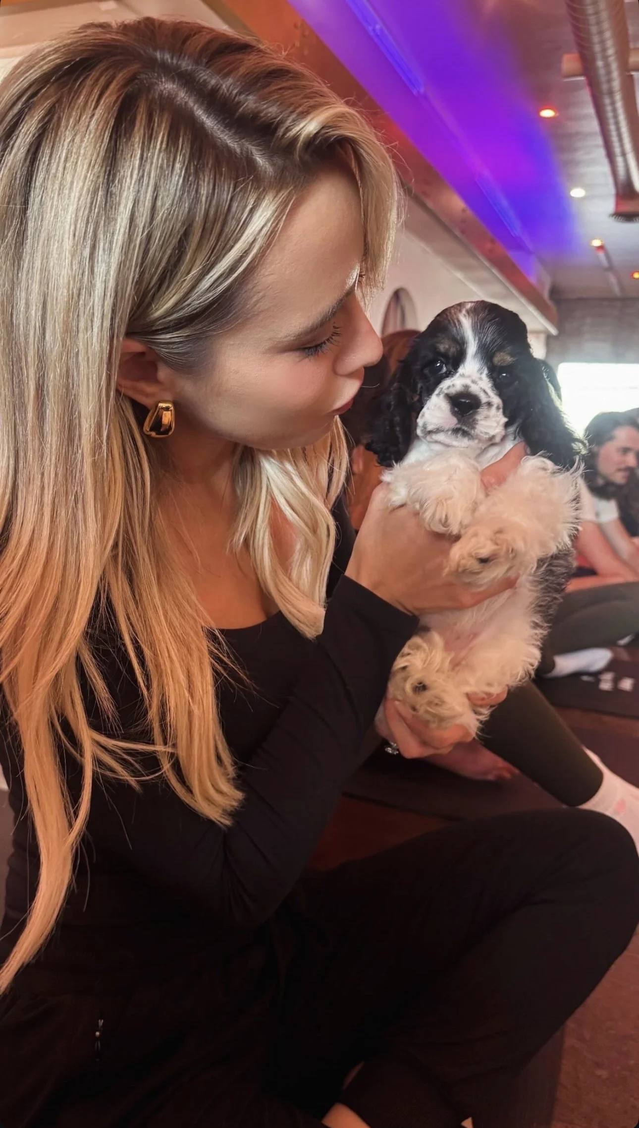 STU3 IS OUR BRAND NEW CONTEMPORARY STUDIO COMBINING UNIQUE WAREHOUSE DETAILS, HIGH CEILINGS WITH 100' OF NEUTRAL WALLS, NATURAL WINDOW LIGHT AND AMPLE LED COLOR LIGHTING. STU CAN BE DRESSED AS A WIDE VARIETY OF LOCATIONS: RETAIL, CONTEMPORARY LOFT, A