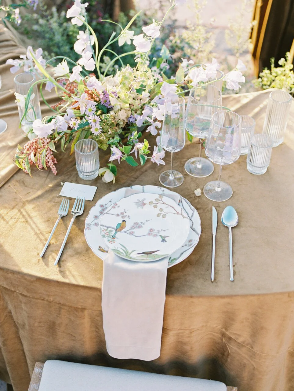Garden theme wedding tablescape at Stone Mountain Estates.jpg