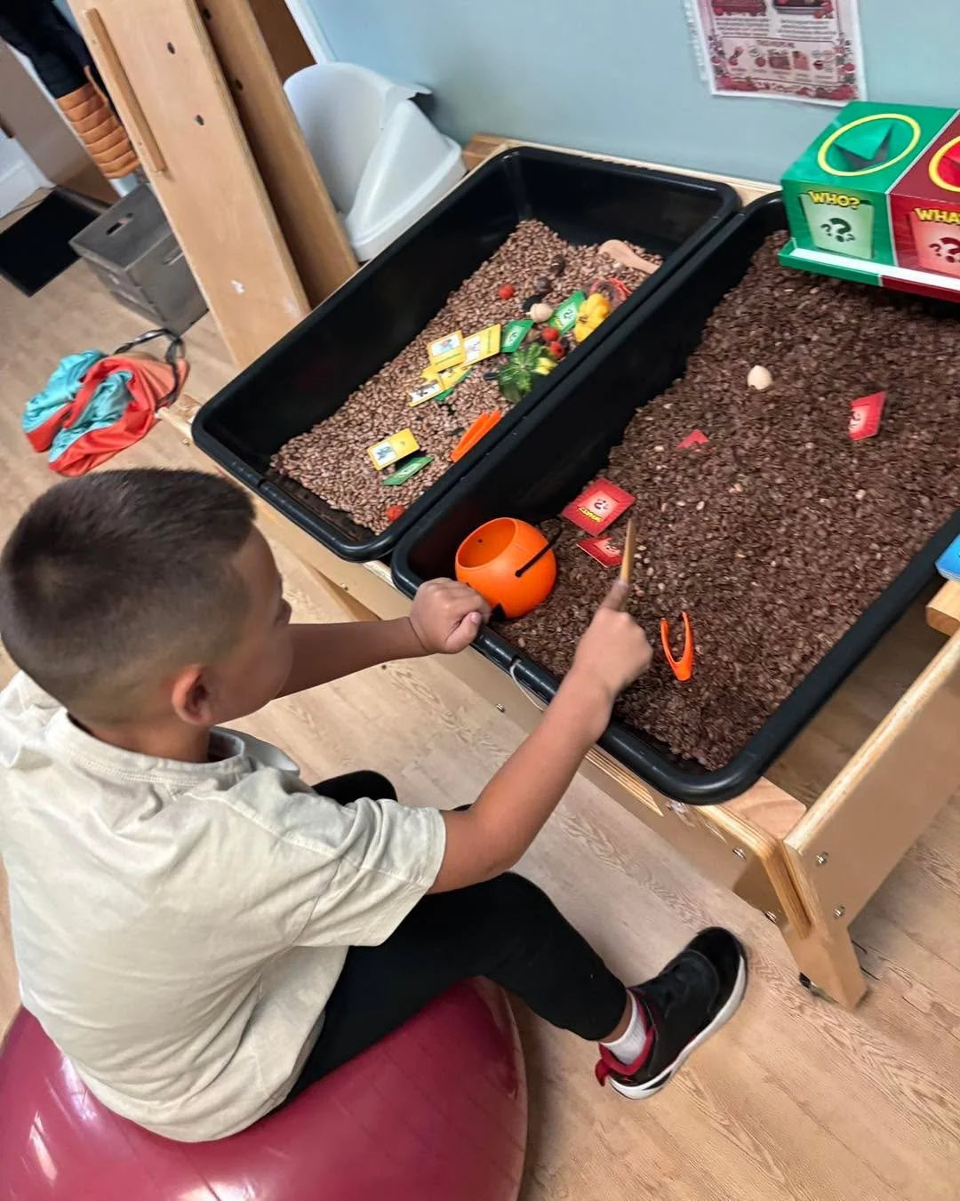 🎃🍂 Trick or Treat&hellip; Speech Therapy Style! 

Fall fun meets speech and language development at Acorn Therapy Solutions&reg;! 🌰

Our pumpkin patch sensory bins are bringing a little Halloween magic into our sessions! While digging for hidden t