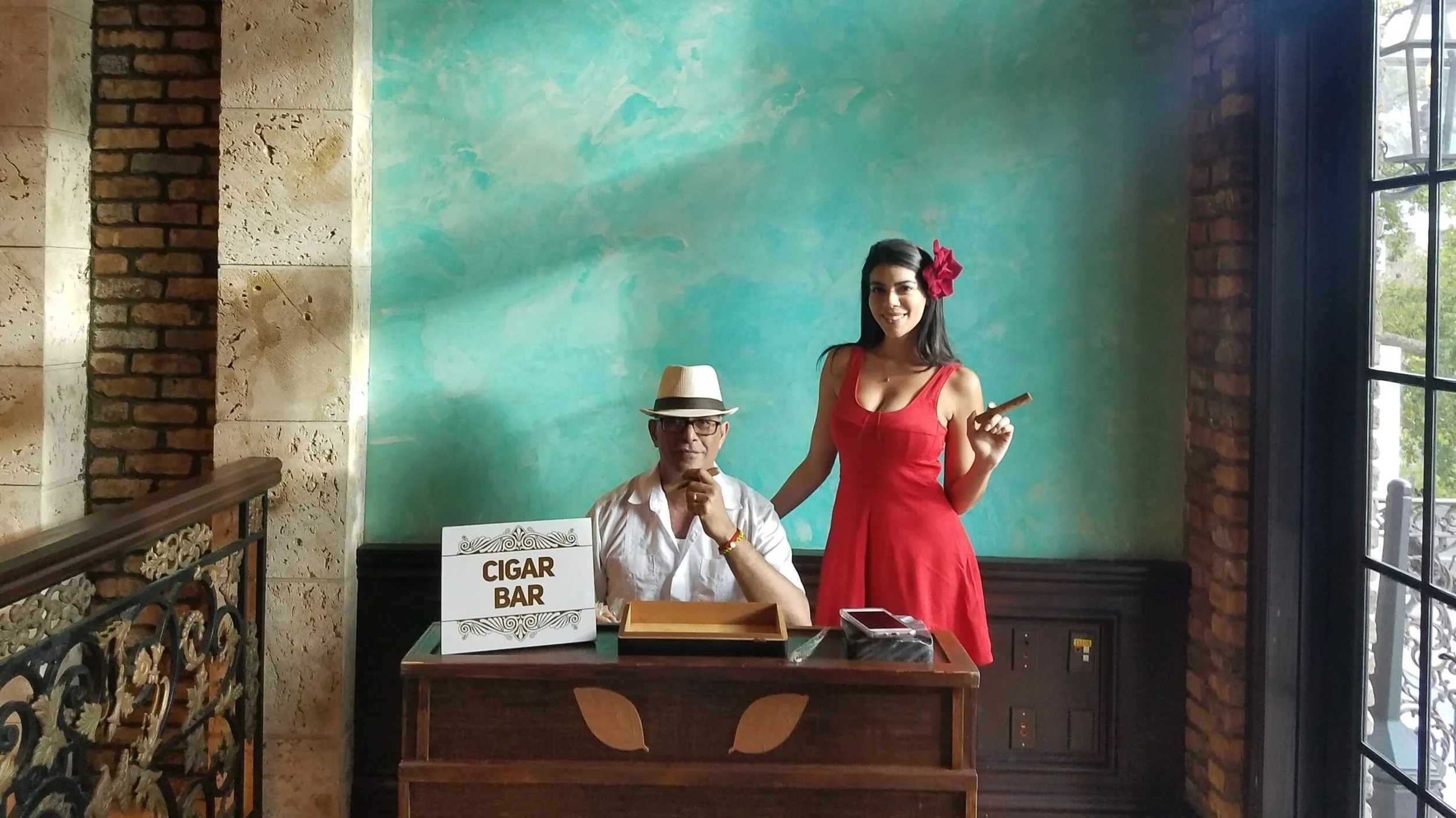 Cigar-roller_hostess_v2-scaled.jpg