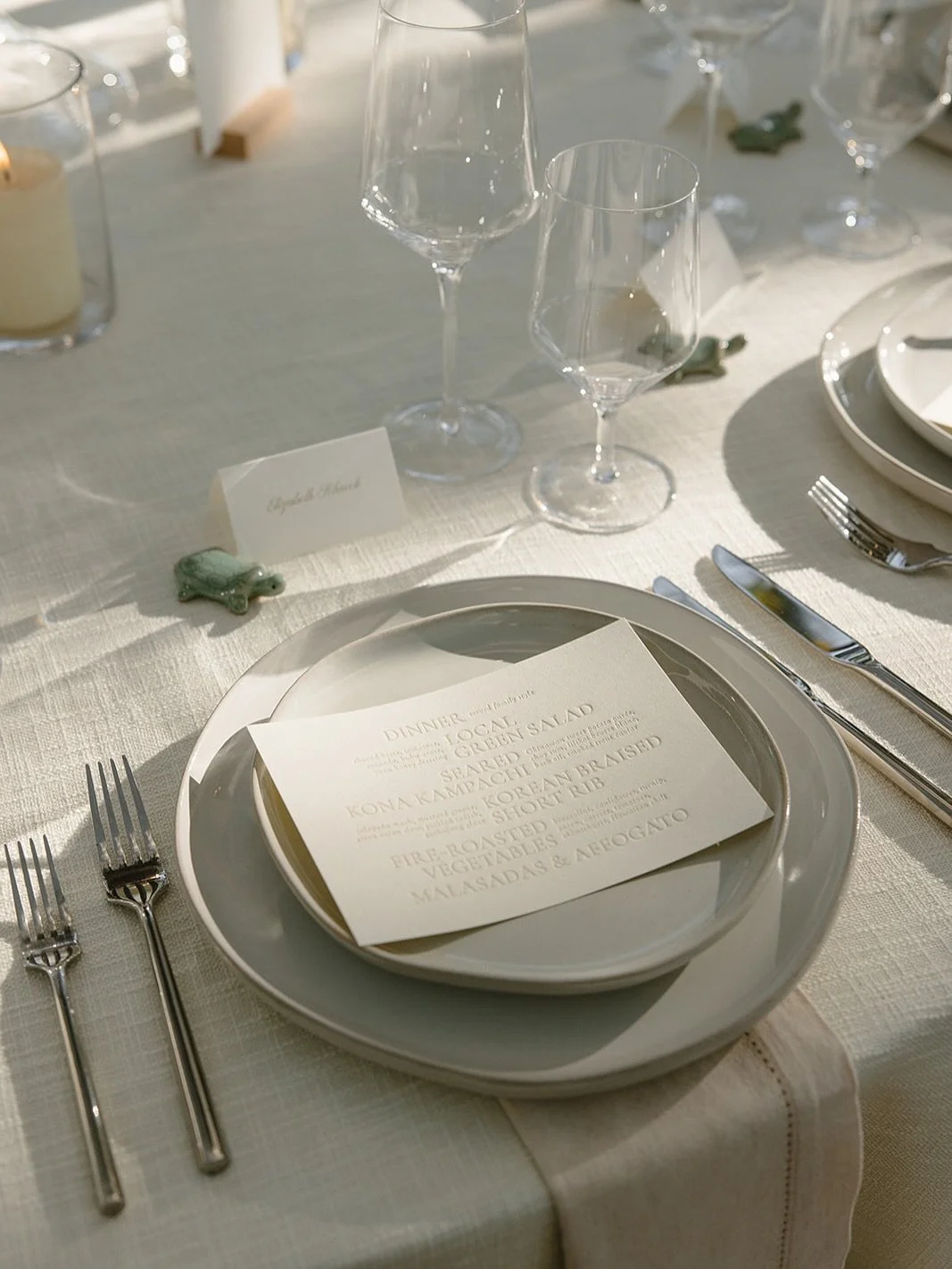 We&rsquo;ve been deep in design and production since March, but we wouldn&rsquo;t have it any other way. Finally catching up on sharing&mdash;starting with J&amp;T&rsquo;s stunning Hawaii wedding. 🌴 With the palms and tranquil sea as their backdrop,