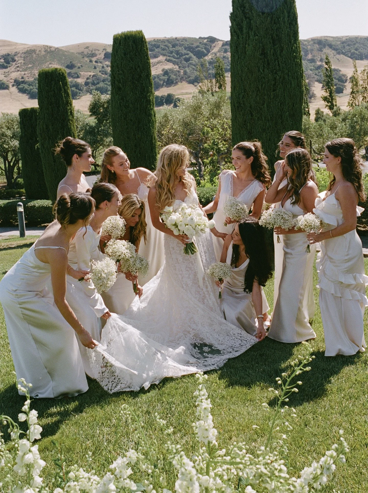 A timeless vineyard wedding in Sonoma for D&amp;D with handmade details in every corner. Swipe to see some of our favorite cocktail napkins and matchbooks we&rsquo;ve ever designed ✨

Custom bar signs, wine label table numbers, hand-frayed fabric men