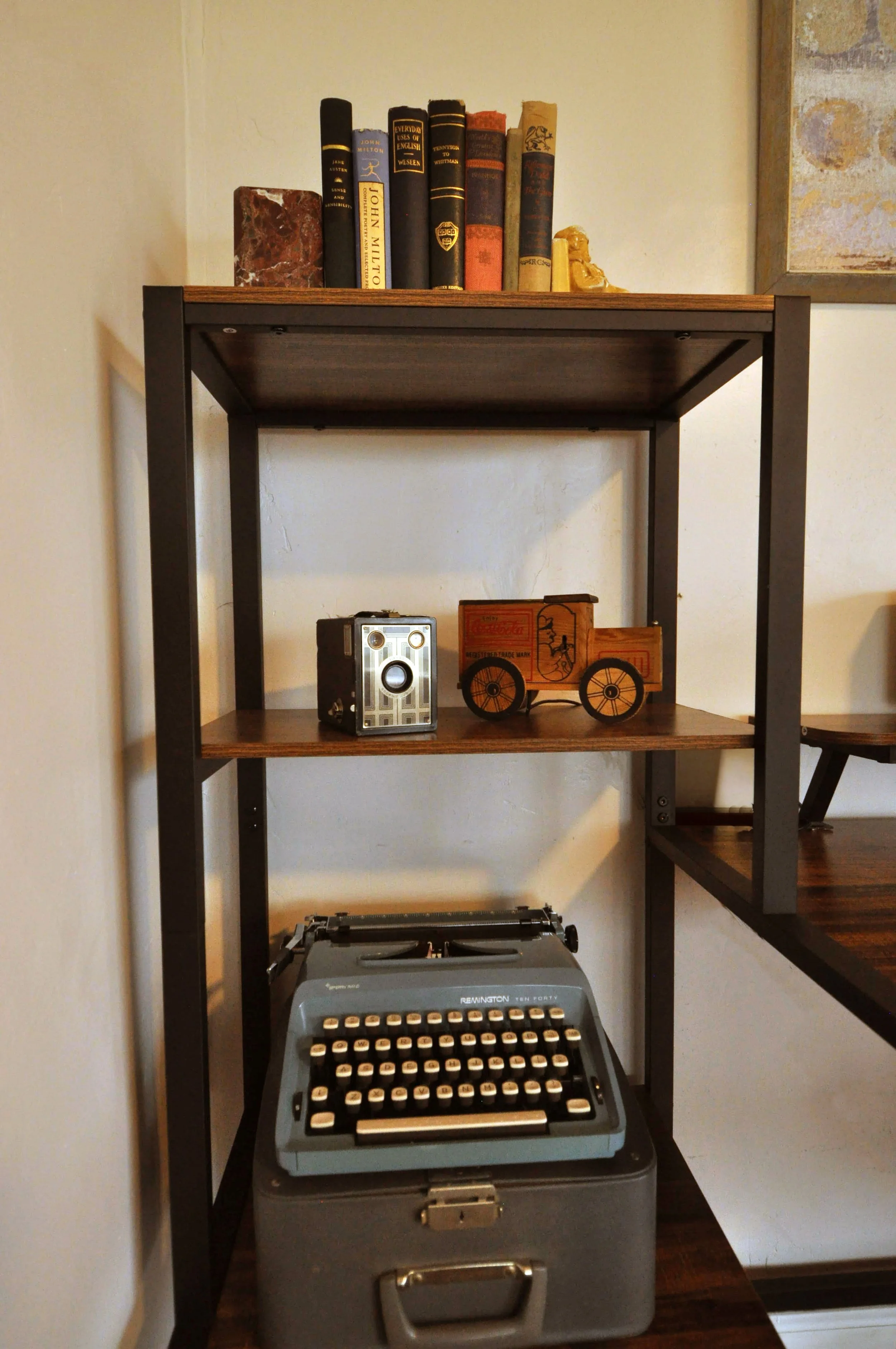 5 - desk details.jpg