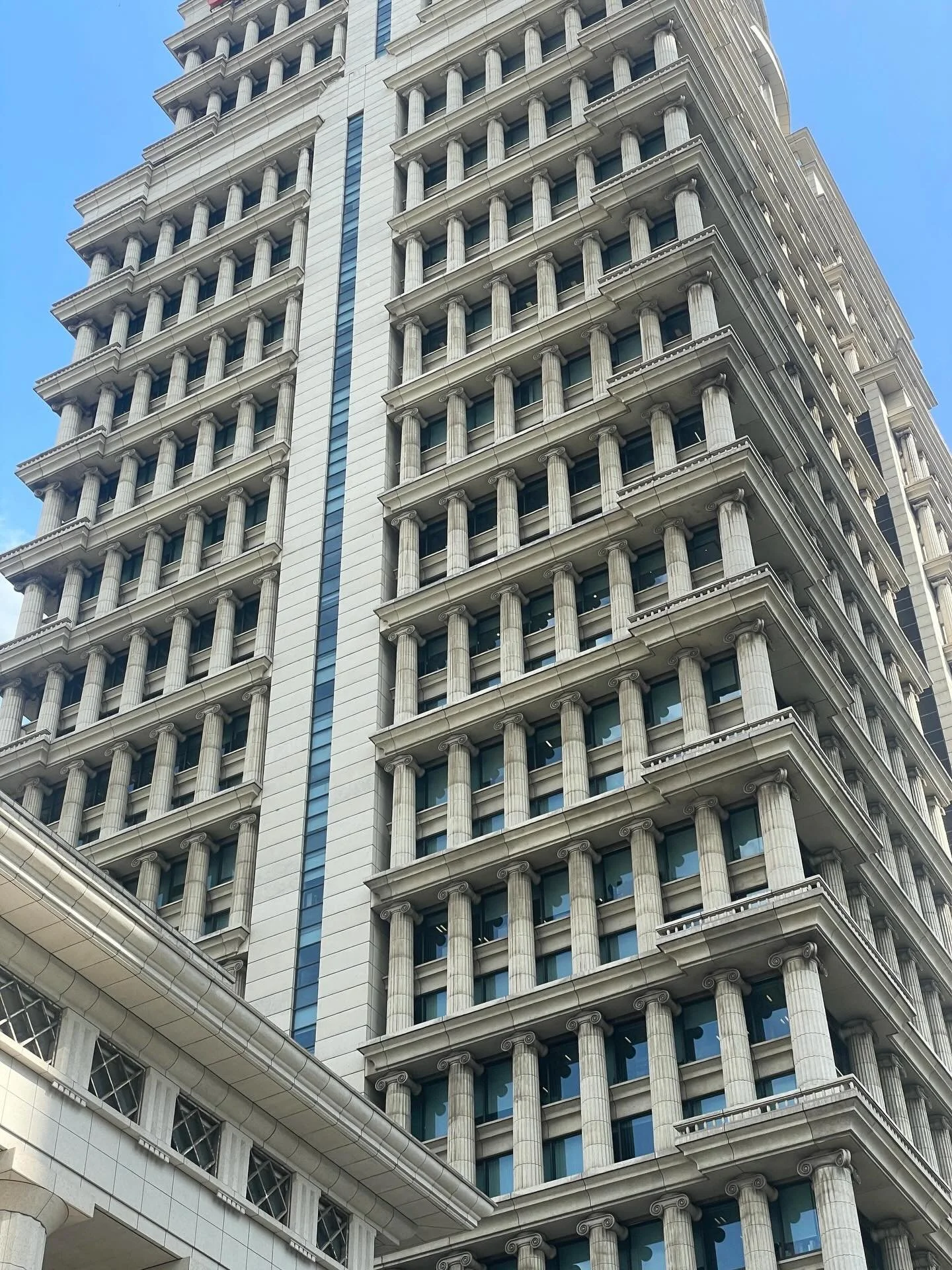 Rows and rows . . . 🏛️💭