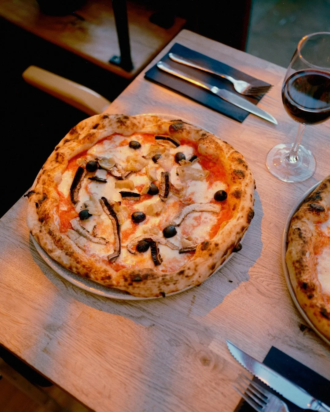 VEGETALE 
Tomato sauce, fior di latte, olives,
mushrooms, artichoke

#WoodFiredPizza #NapolitanaPizza #PizzaLovers #ArtisanPizza #pizzanight