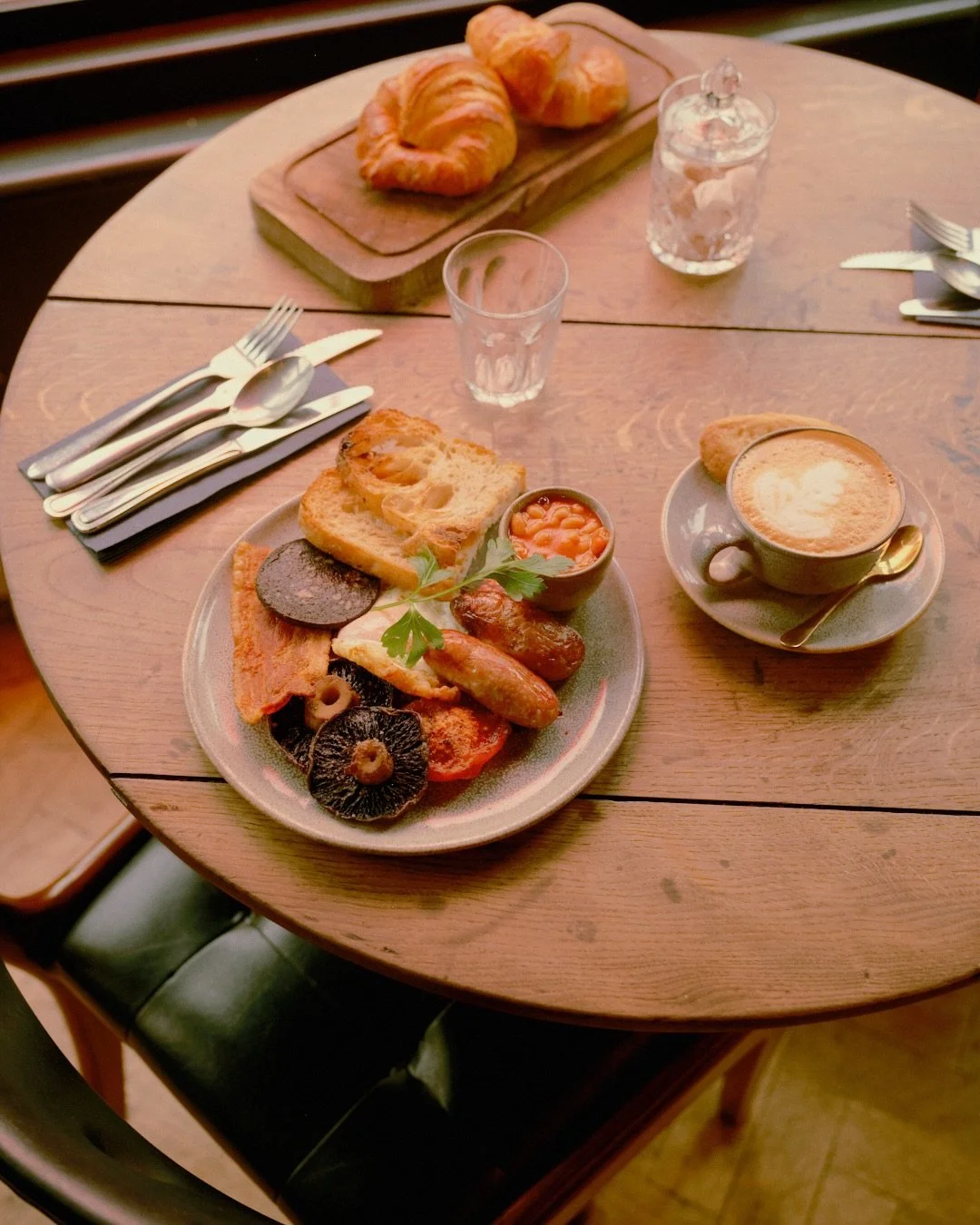 Breakfast time
 
#fullenglishbreakfast
#breakfastwales
#coffeeandbreakfast
#narberthfood
#weekendbreakfast