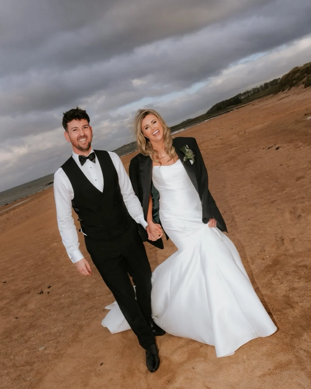 Congrats to @jamiecunningham22 &amp; @natalie_nj 🙌🏻

Sun showed up&hellip; and so did the wind 🌬️☀️
What a day for these guys at the stunning @falside_mill 🙌🏼
The veil was doing its own thing but we rolled with it and got some unreal moments 🤍
