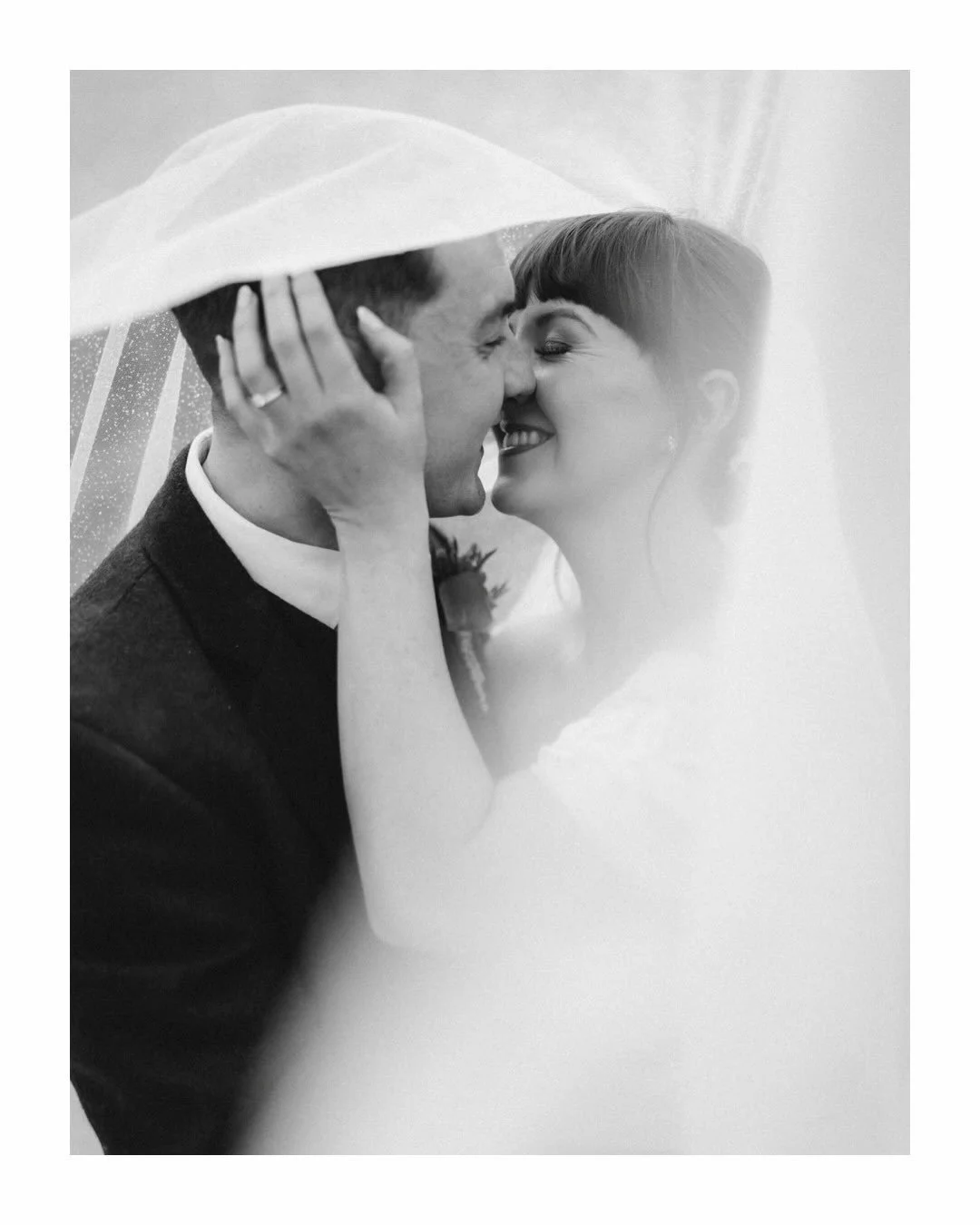 @claire.mccartney_ &amp; @r0ss_mccartney 🤍

Absolutely fab to be back photographing a wedding in my home town Kirkintilloch, and what a day these two gave us!

After meeting me at another wedding, Claire got in touch asking which Saturdays I had fre