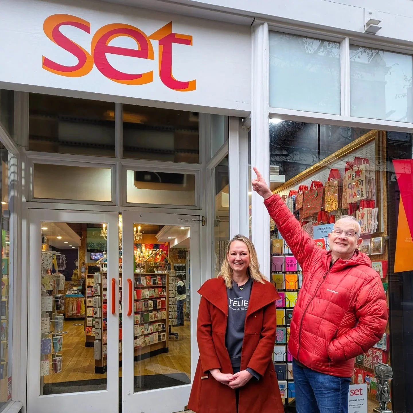 My very first stockist! 🎉🎉🎉

I'm so excited to share this news! 

My cards will be available in Set on Leicester High Street! 

As a Leicester girl I have shopped in Set many, many times over the years. 

Now a selection of my designs will be brus