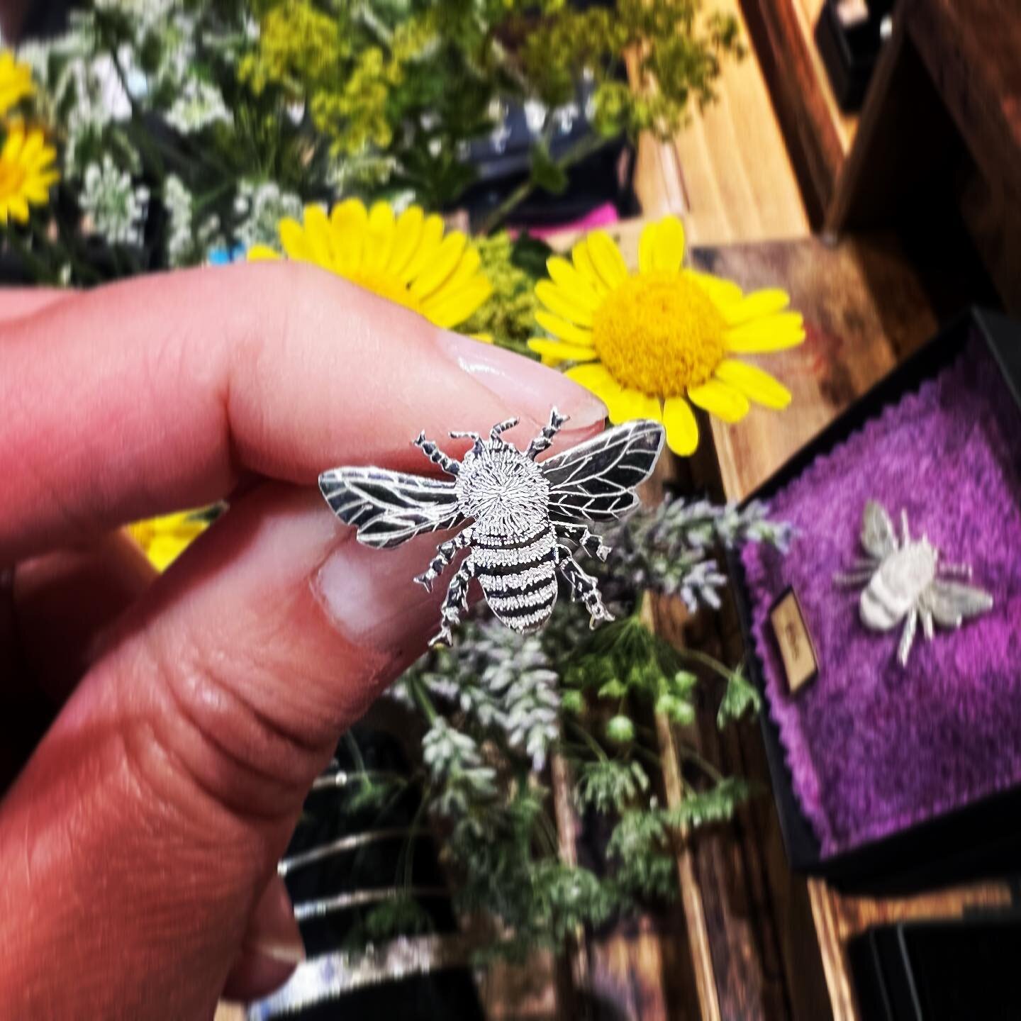 Honey Bee Lapel Pin at #greatyorkshireshow 

#honeybees #beekeepers #handmadeuk #handmadesilverjewellery #shopsmall #mckinleyandmoth #beejewellery #madeinyorkshire