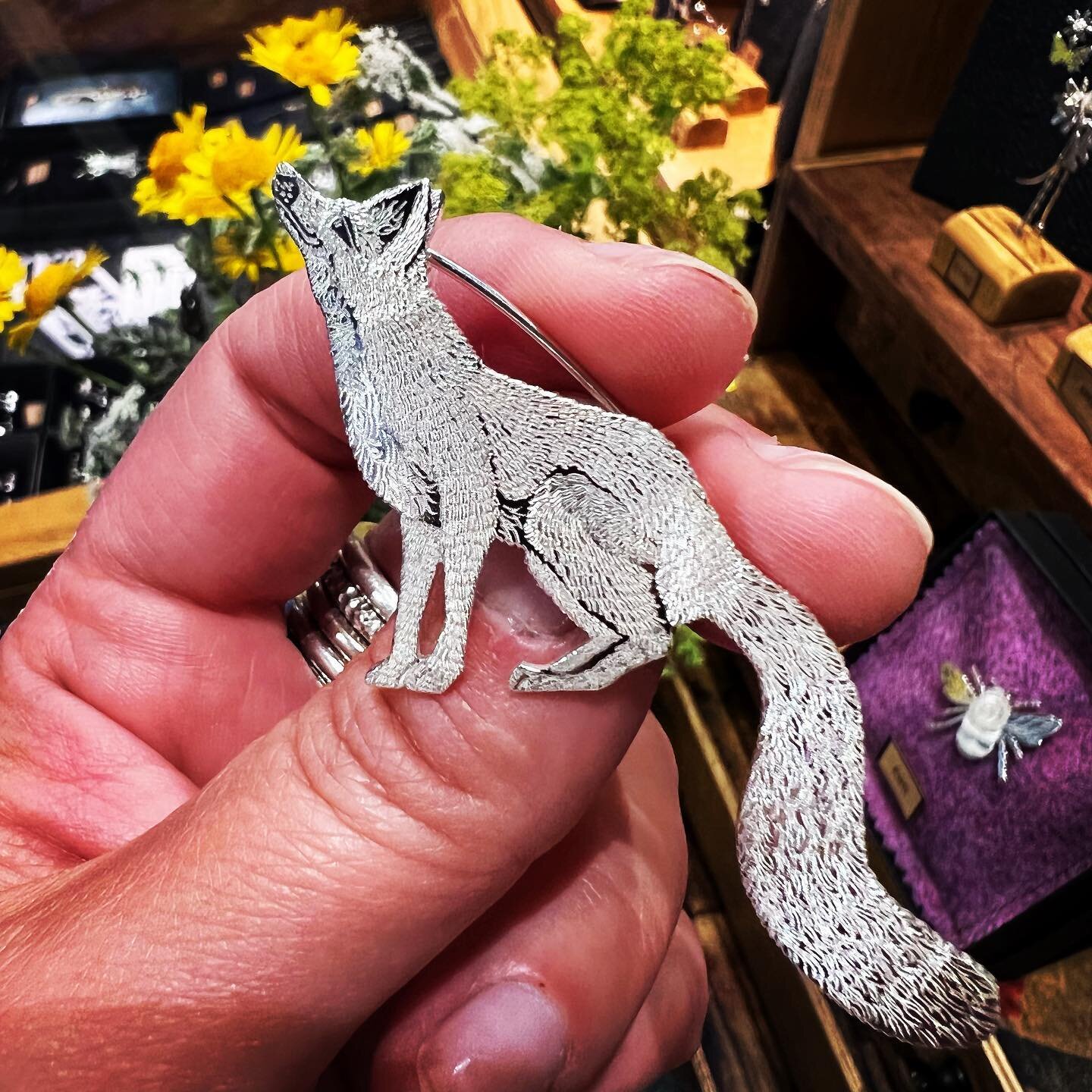 New Fox Brooch at The Great Yorkshire Show. 

#greatyorkshireshow #foxjewellery #foxes #britishwildlife #handmadeuk #foxbrooch #inspiredbynature #silverbrooch #mckinleyandmoth