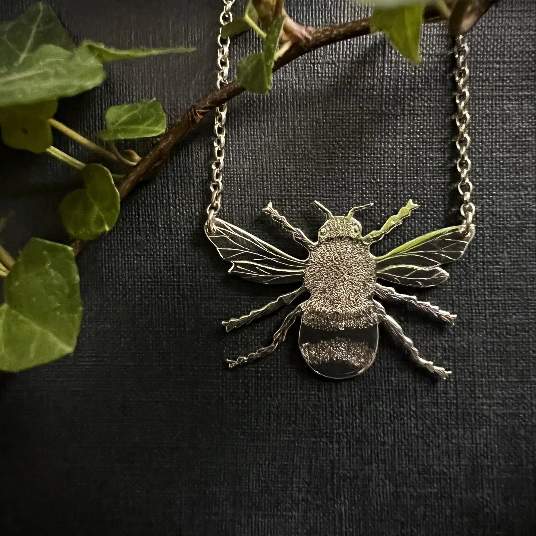 BUFF-TAILED BUMBLE BEE NECKLACE
