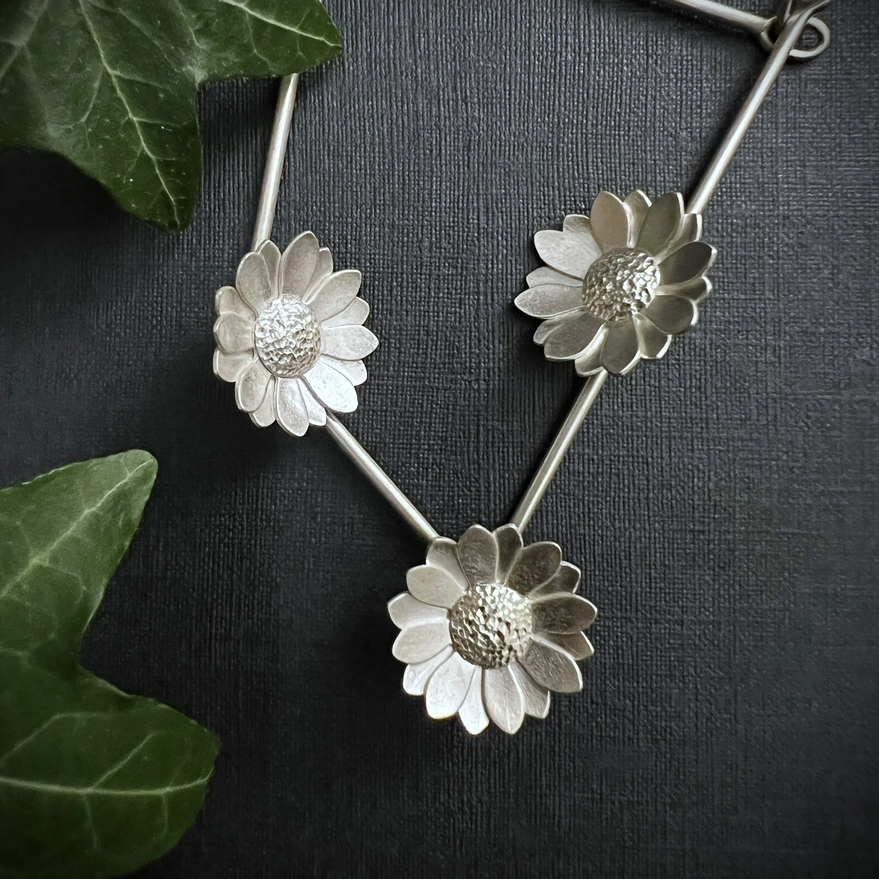 DAISY 3 NECKLACE 1.JPEG