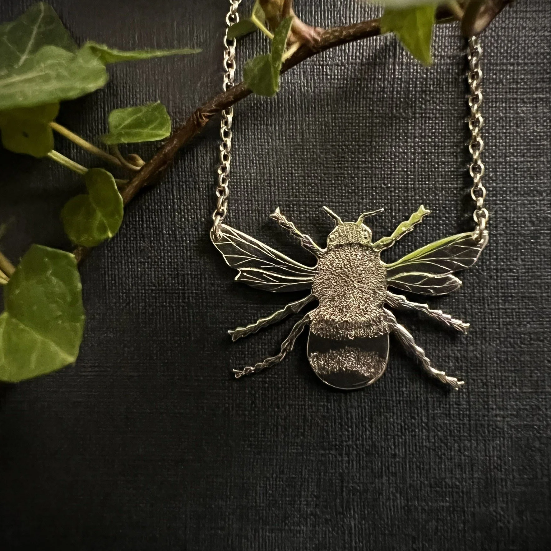 BUFF-TAILED BUMBLE BEE NECKLACE