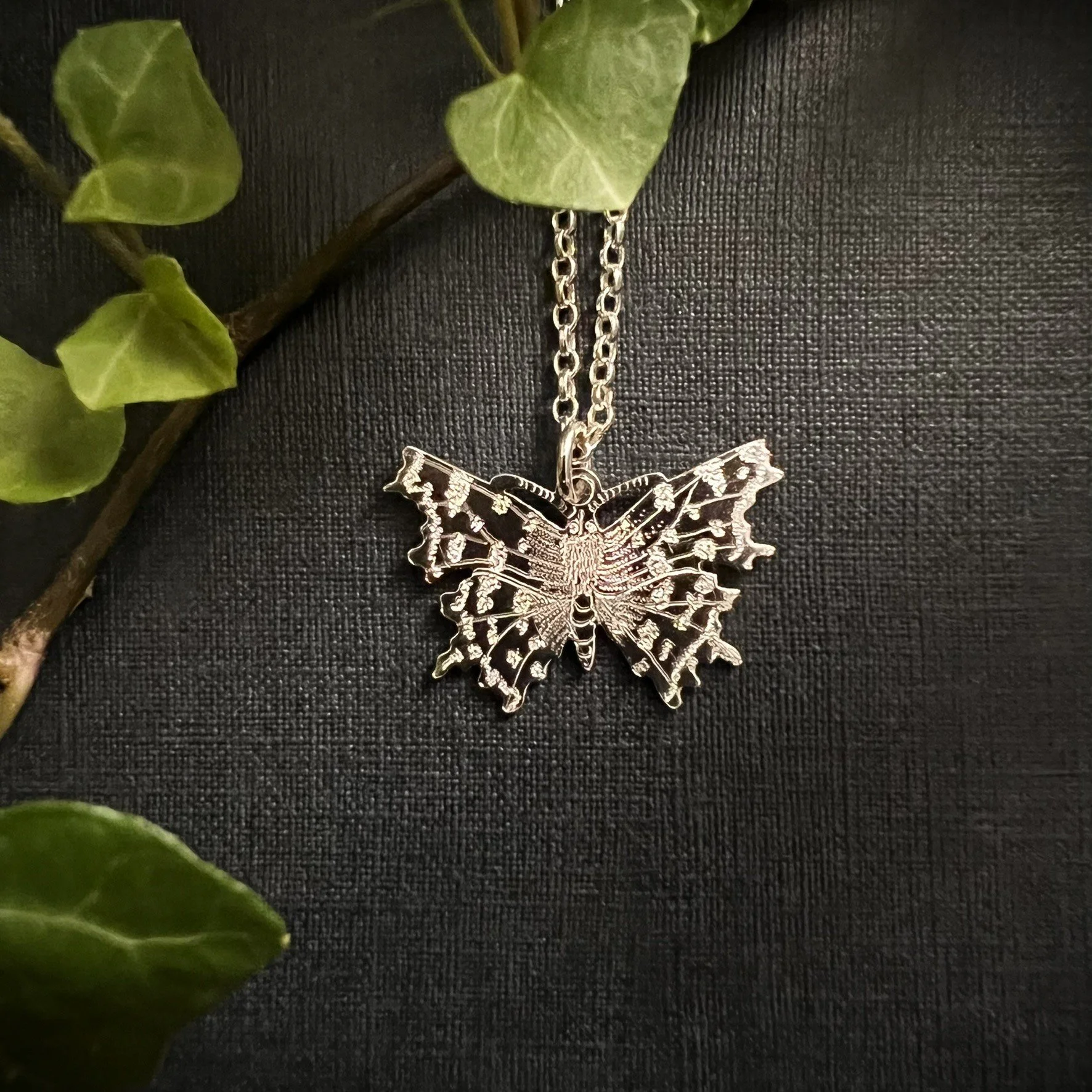 COMMA BUTTERFLY NECKLACE (SMALL)