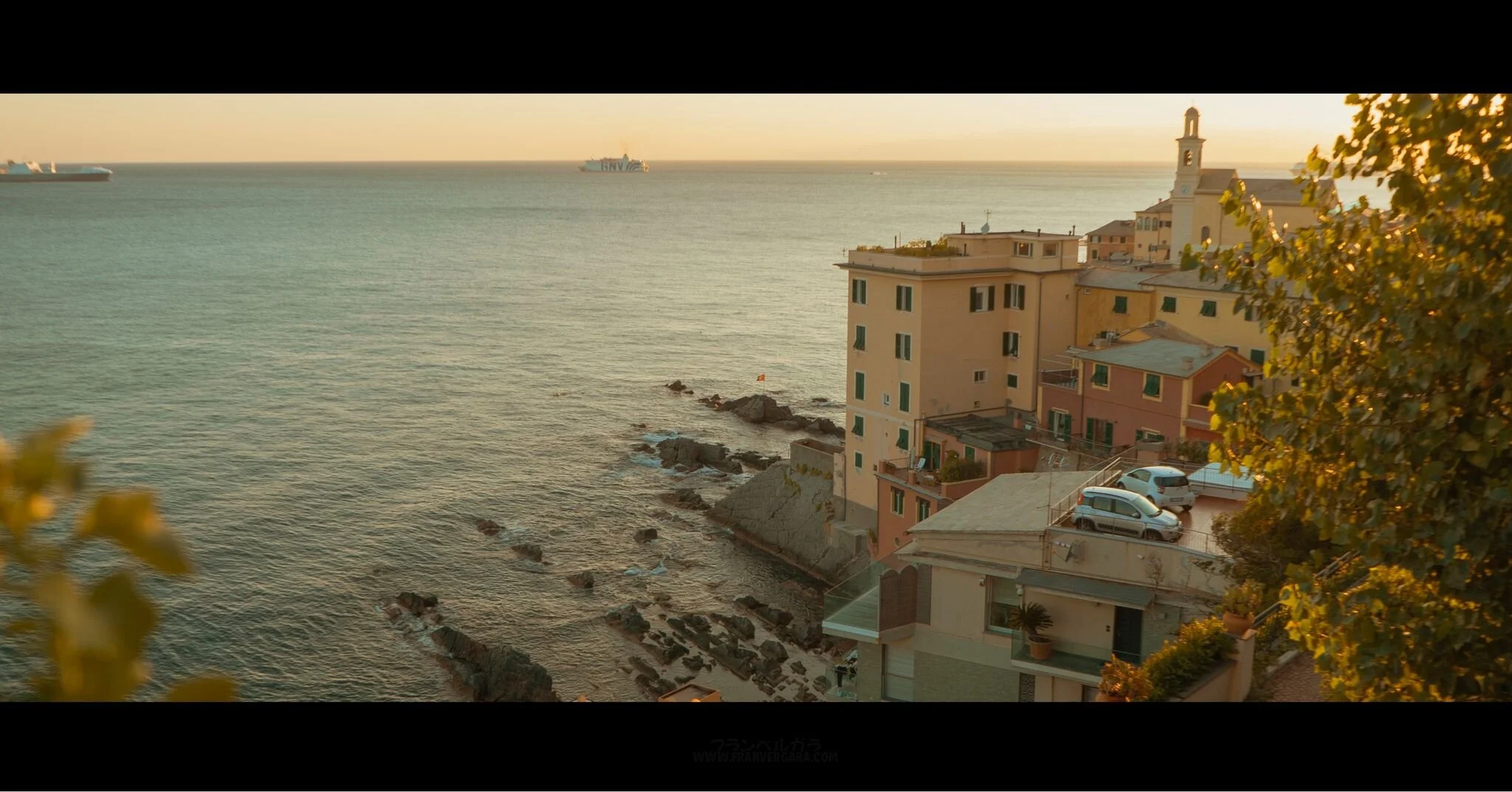 Walking between beaches in the east of Genoa the streets become narrow and there's only one direction, up! In those places at sunset, the landscape is gorgeous⛅️. #genoa #traveldream #beautifullocations #travelpicoftheday #travelinsider #igtravelphot