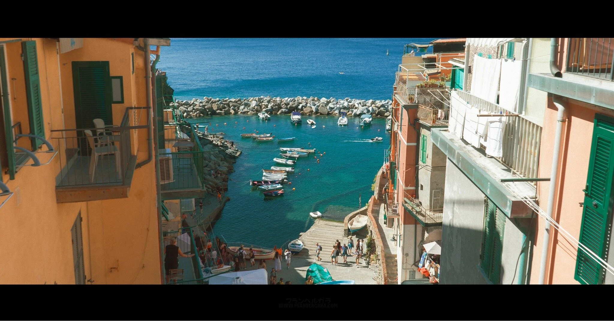 The views of Cinque Terre were spectacular, I couldn't put the camera aside. I was lucky to be accompanied by locals, family of my friend, who took me to different spots on the islands to take more photographs. #photography #travel #travelphotography