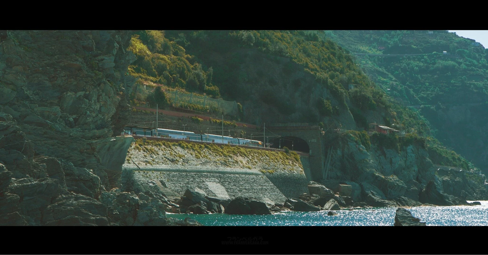 The train going through tunnels next to the sea. This is my favorite photo I took during my trip to Cinque Terre. It's so calm and relaxing, I regret not having made a video of this moment, although the peace would probably disappear with the sound o