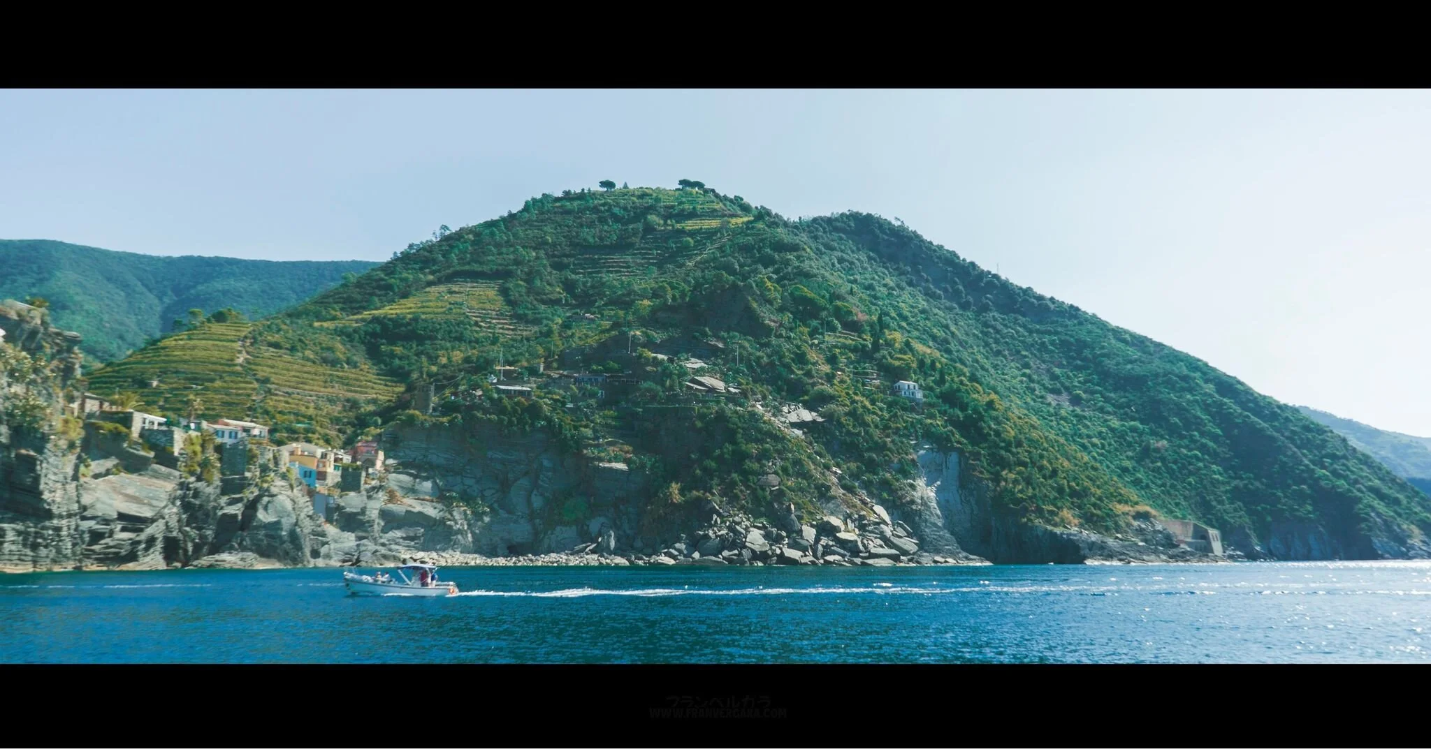 The towns of Cinque Terre are not the only nice views that you have if you are visiting them by boat. The formation of the hills across the coast gives you an incredible view. You also can see how the train goes through tunnels under the hills, how o