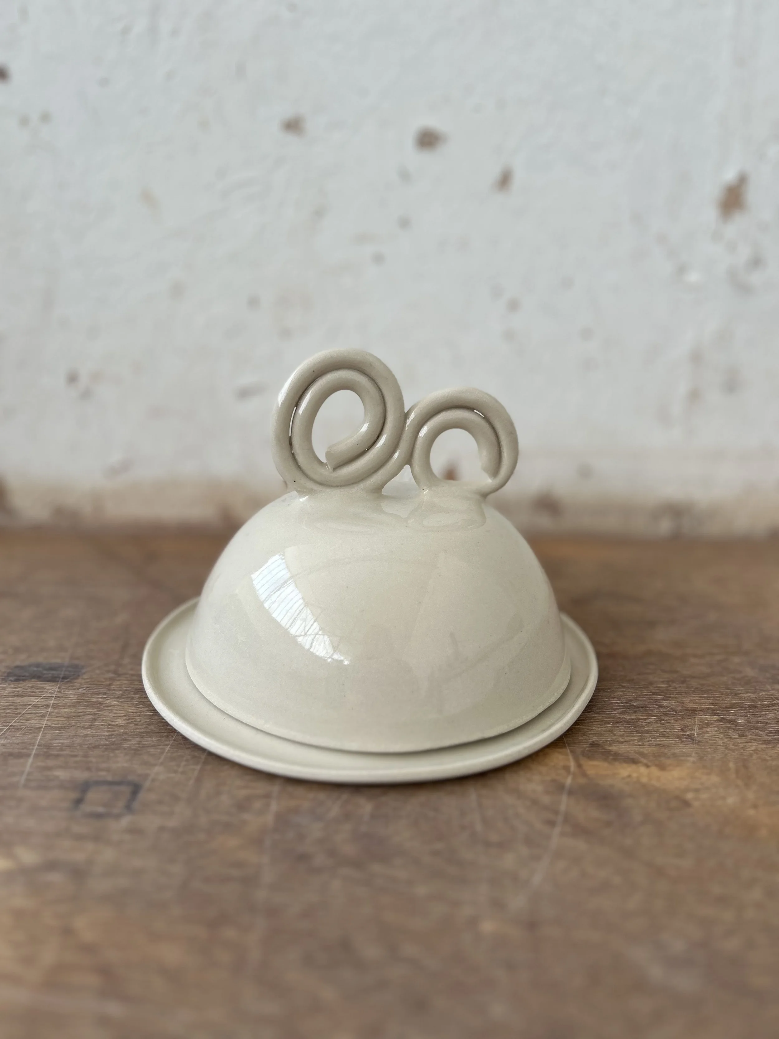 Butter dish (SAMPLE)