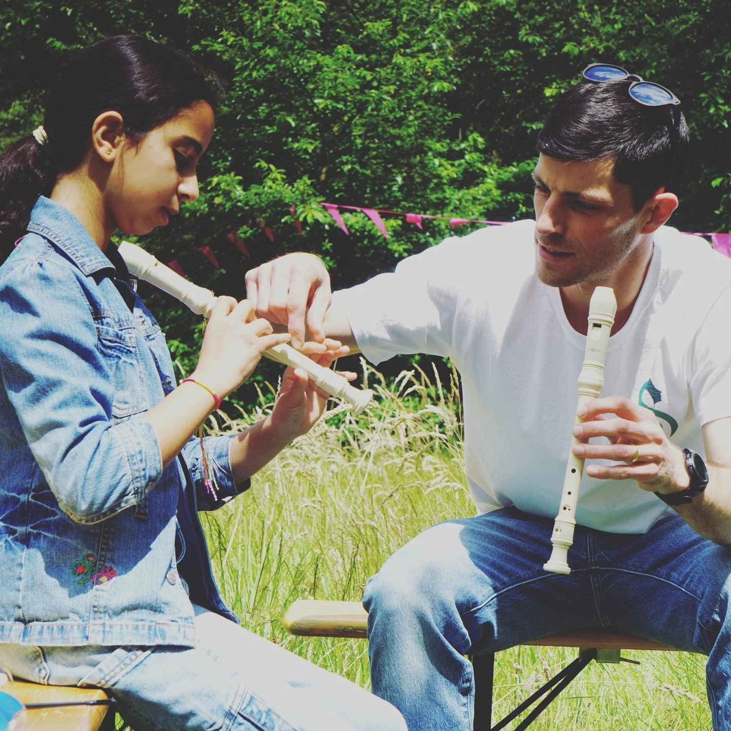 Last weekend we were invited by @buddytobuddyamersfoort to give a workshop at their Multicolor Festival. We wanted to introduce the participants to the basics of music, and what better way than to play around on the recorder! It was good fun and we m