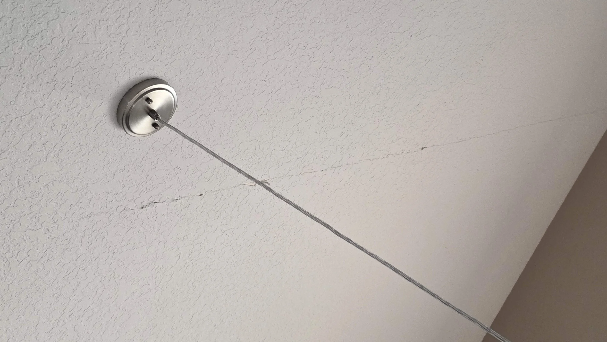Drywall Crack Repair: When It’s Normal vs. a Bigger Problem