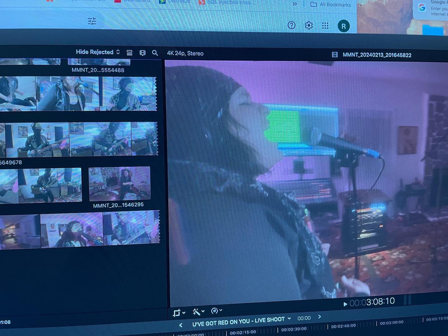 Going over the footage and about to finish up this live recording of &ldquo;U&rsquo;ve Got Red On U&rdquo; perfect in time for a little political music. 

Can&rsquo;t wait to show y&rsquo;all the goods. Thank you @character_talent  for the shot and t