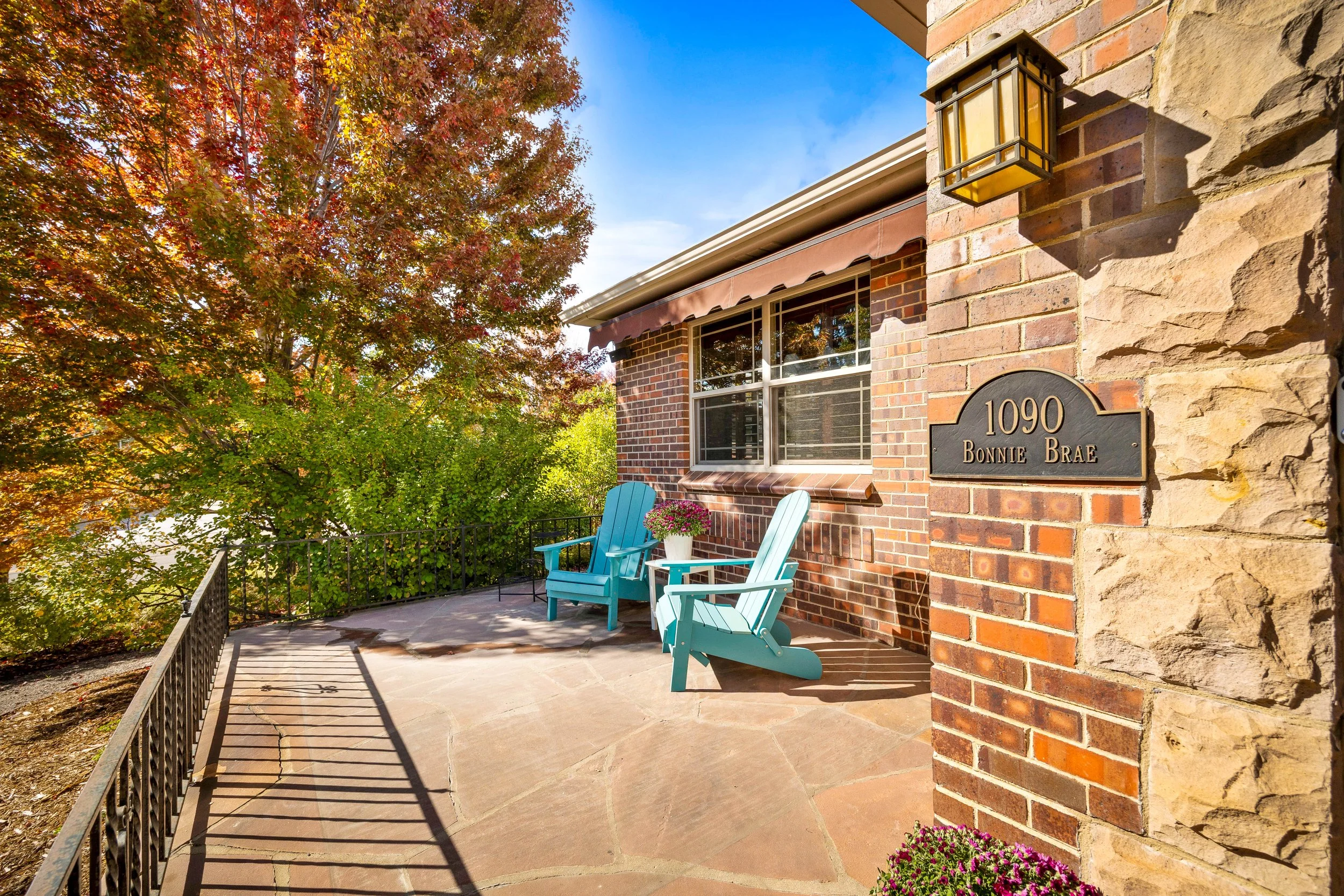 1090 Bonnie Brae Blvd-9.jpg