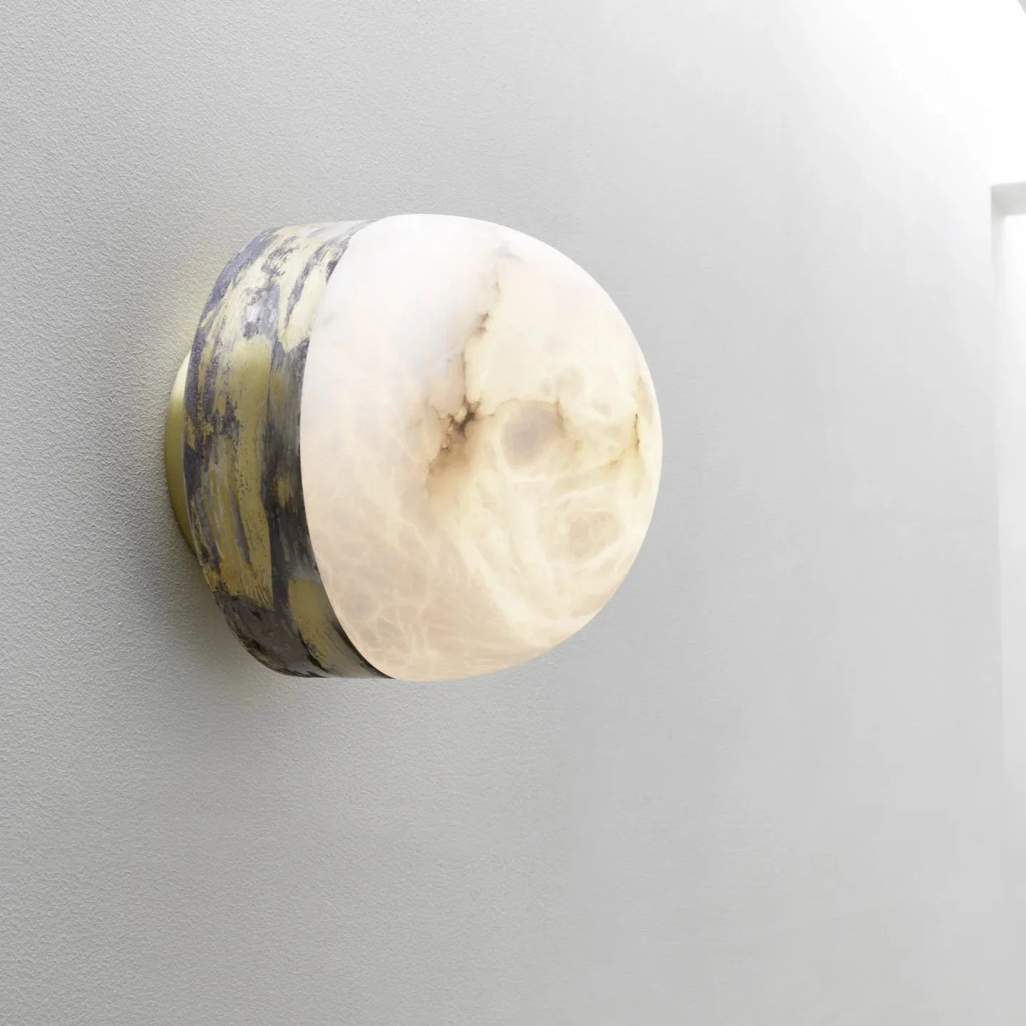 LUCID WALL LAMP