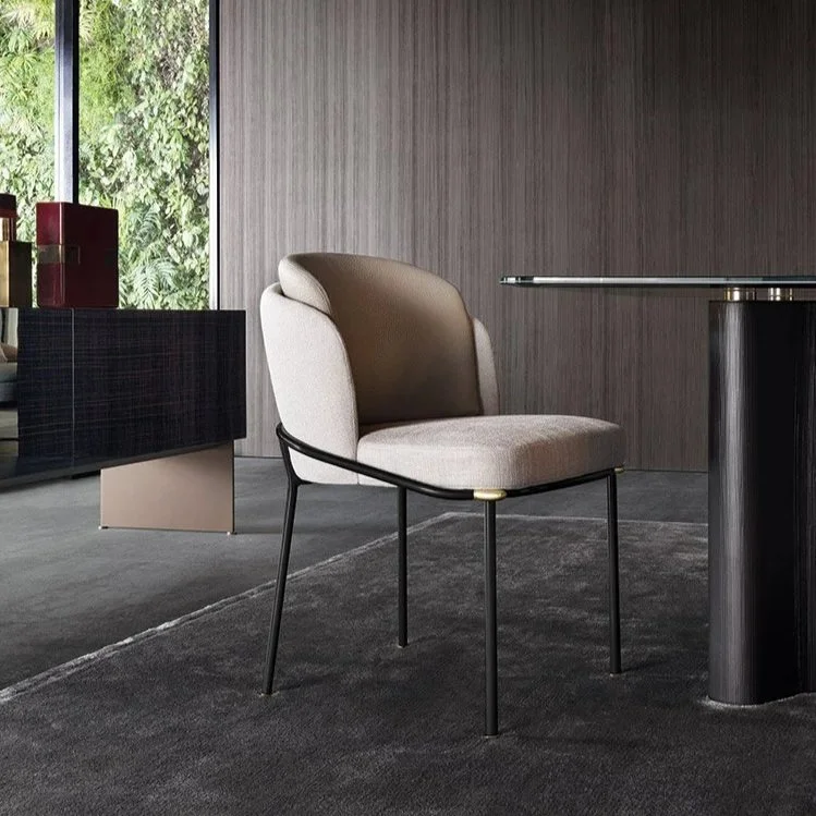 FIL NOIR DINING