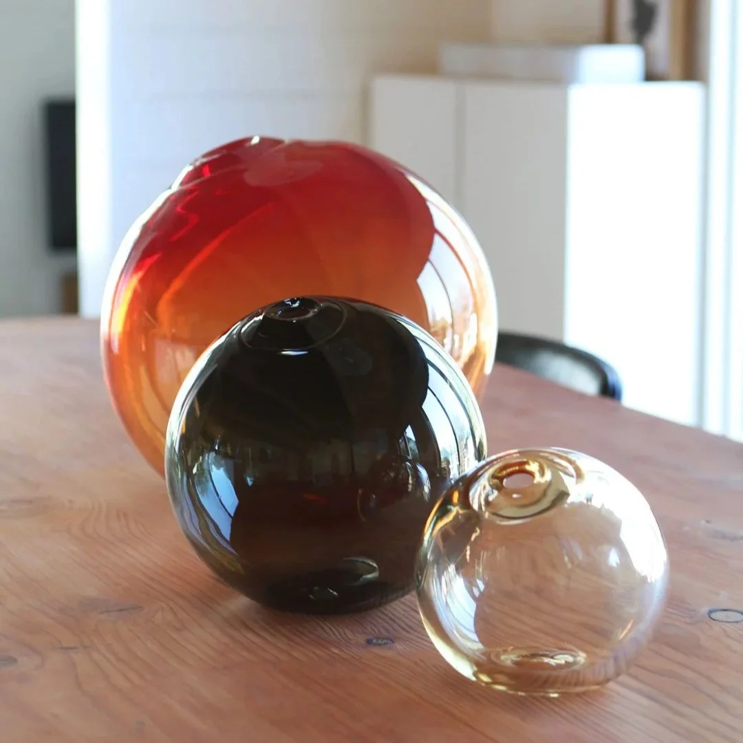 FLOAT VASE