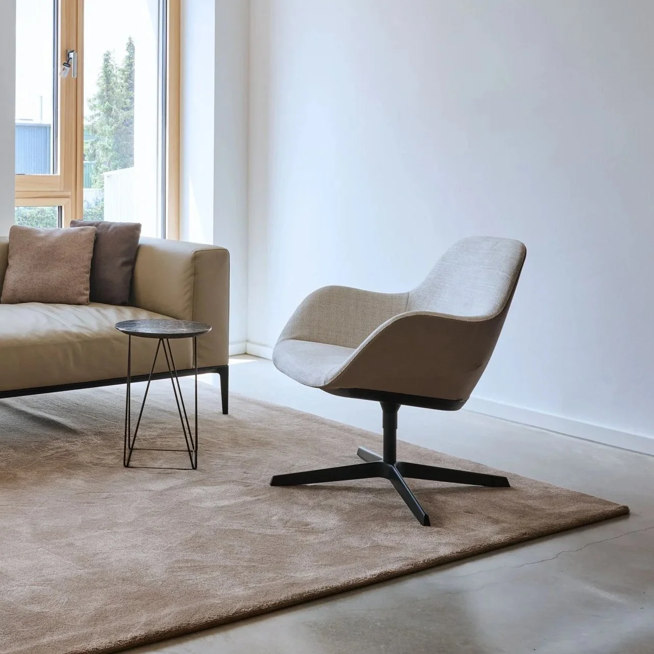 SHERU ARMCHAIR