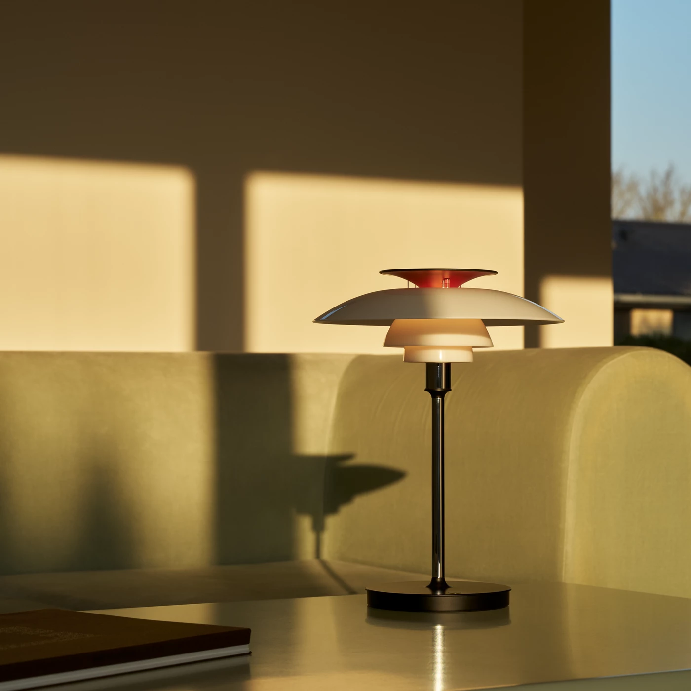 65000_65000_AW25-PH-80-Portable-Odense-Chrome-Living-Room2-ON.jpg