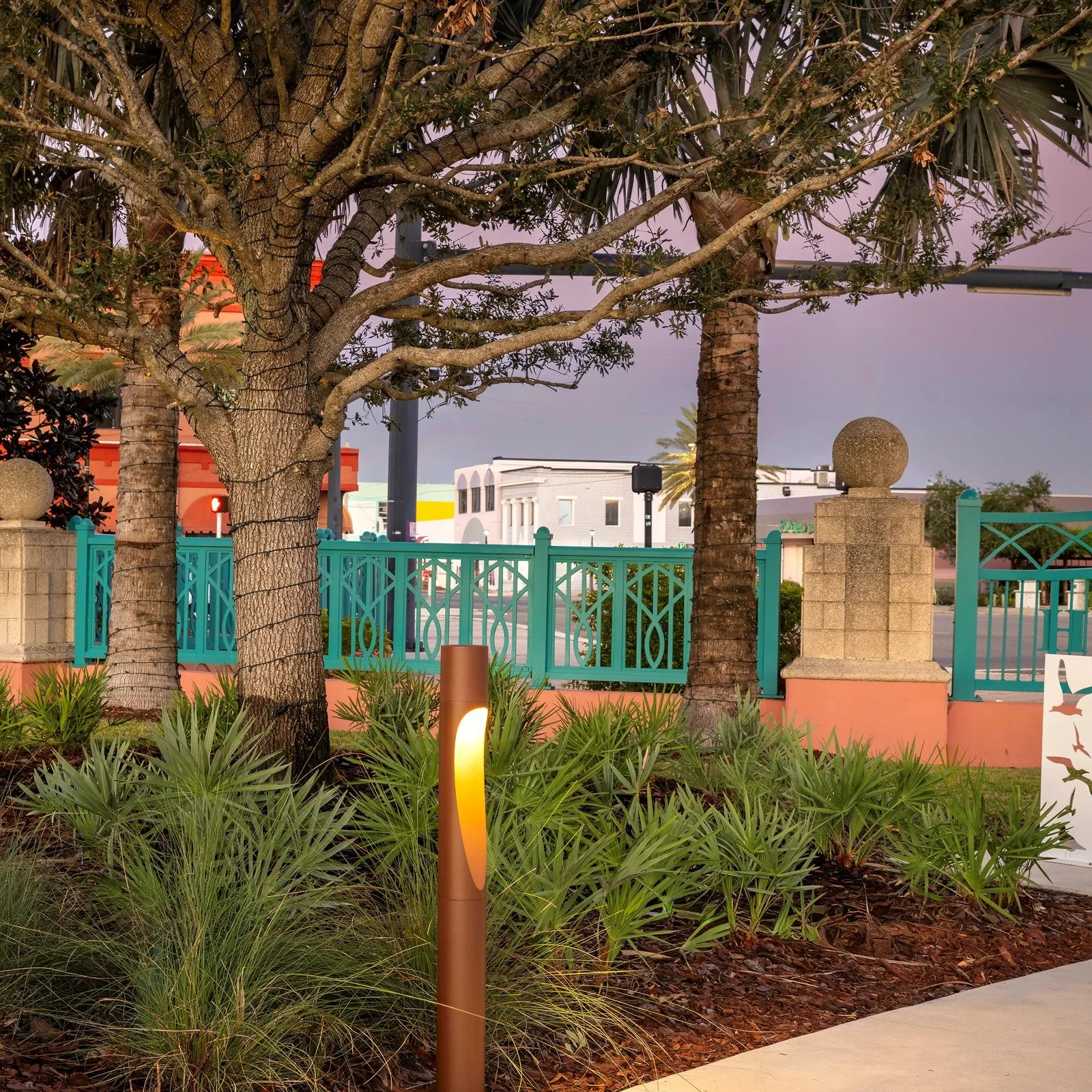 63851_63851_Daytona-Riverwalk-project-Flindt-Bollard-003.jpg