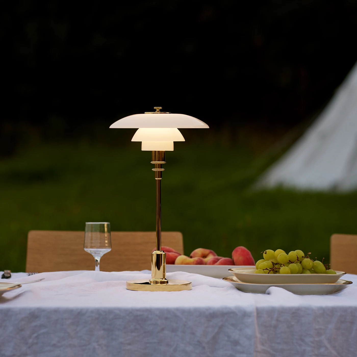 PH 2/1 PORTABLE TABLE LAMP