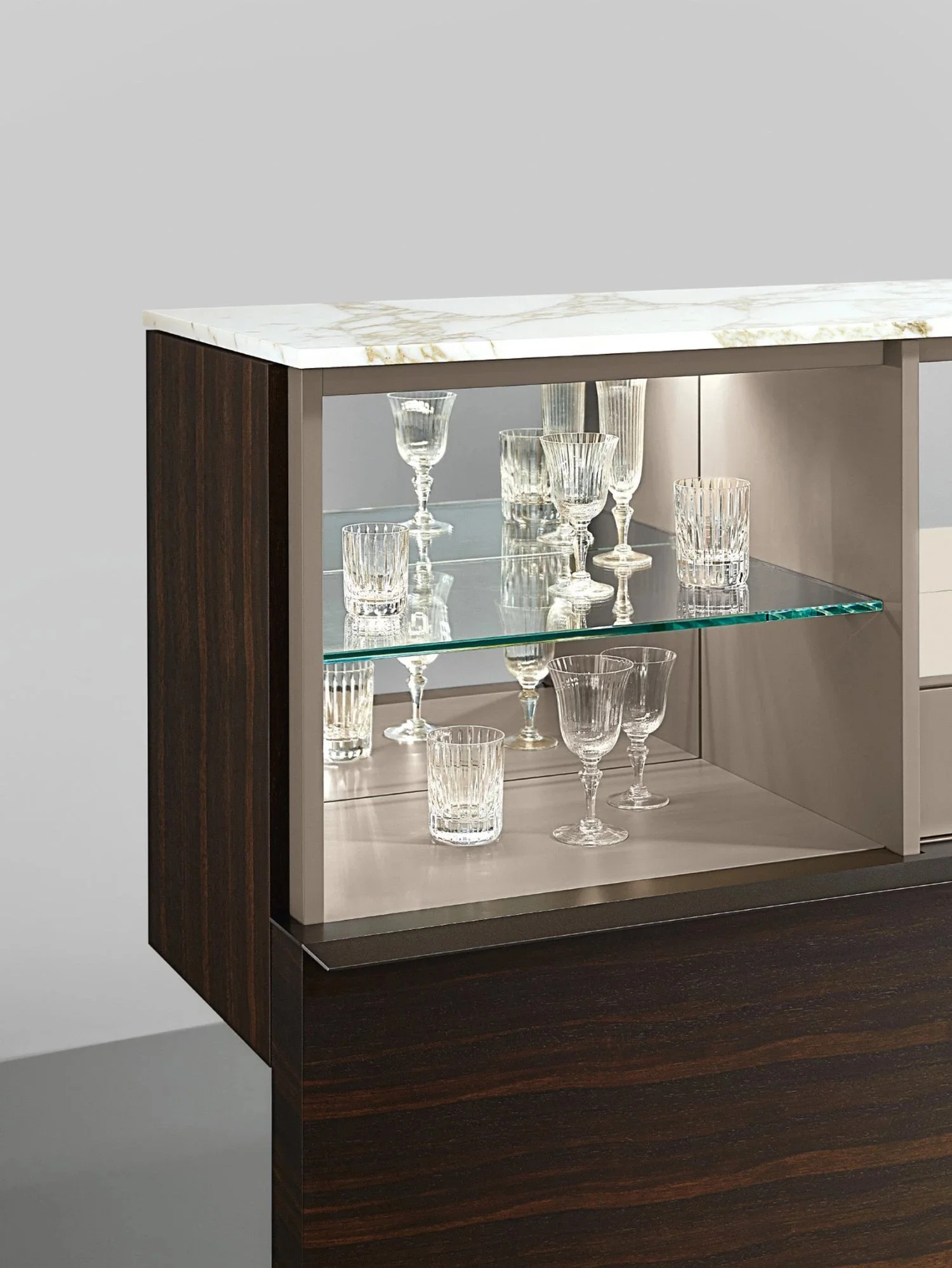 20250929-33833-gallery_low_cupboard_03.jpg