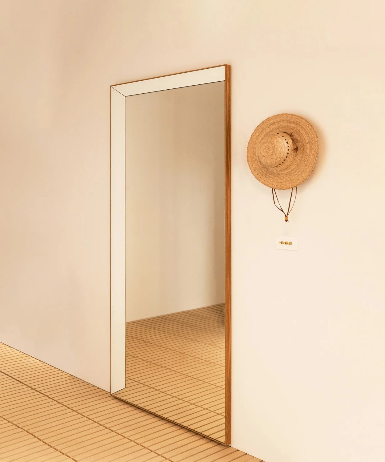 bower-studios-doorway-mirror-14.jpg