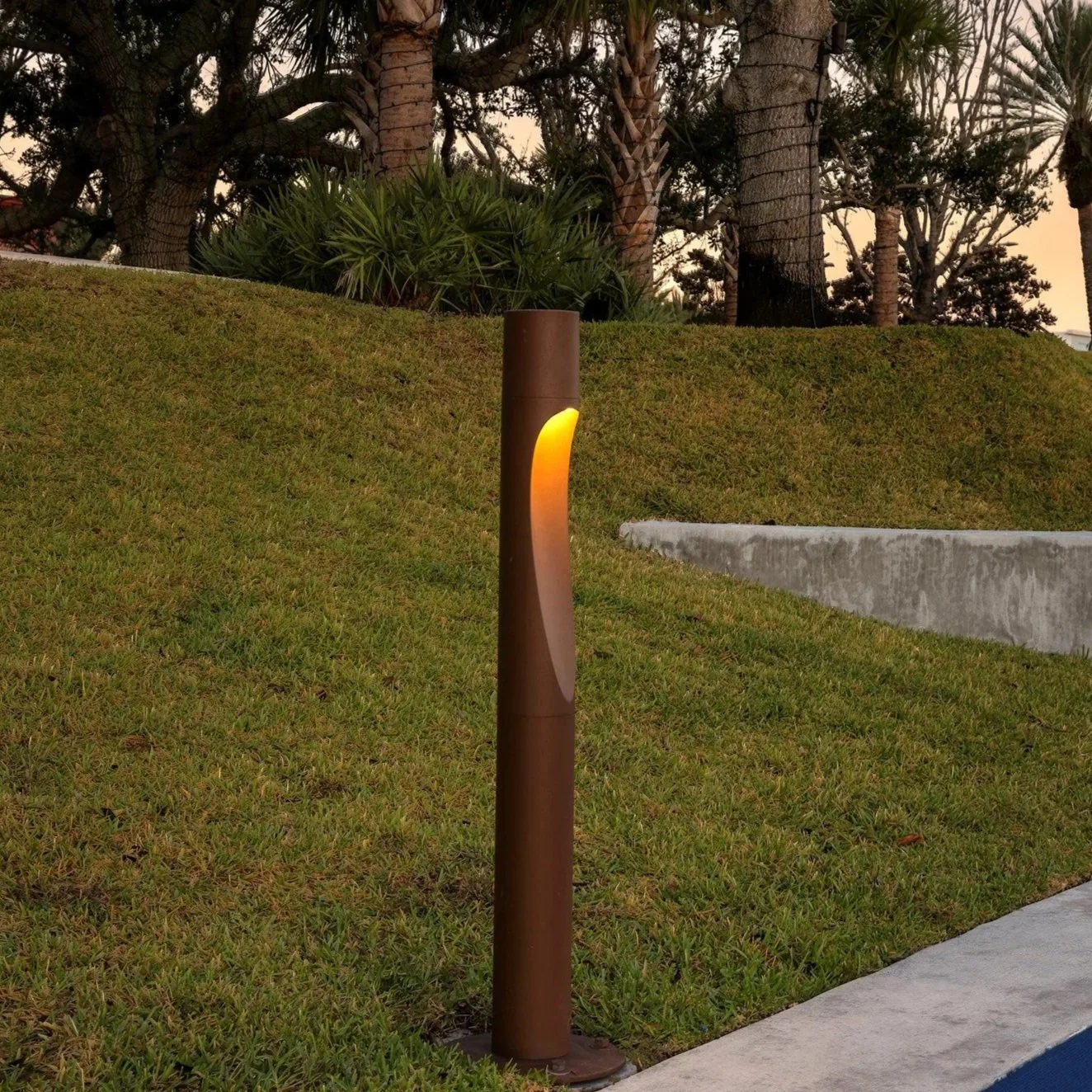 FLINDT BOLLARD