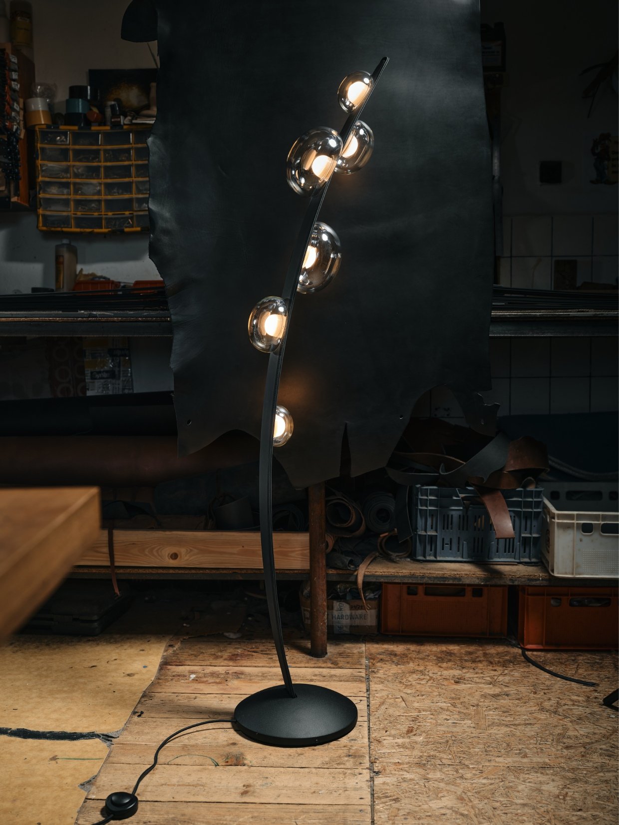 dew-drops_bomma_craft_floor_lighting_ph_veskrna.jpg