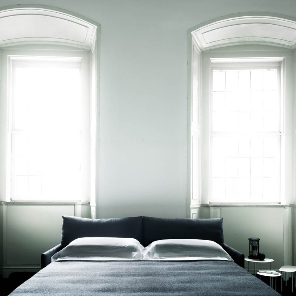 CHEMISE SOFA-BED