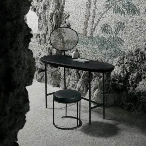 PEBBLE DESK