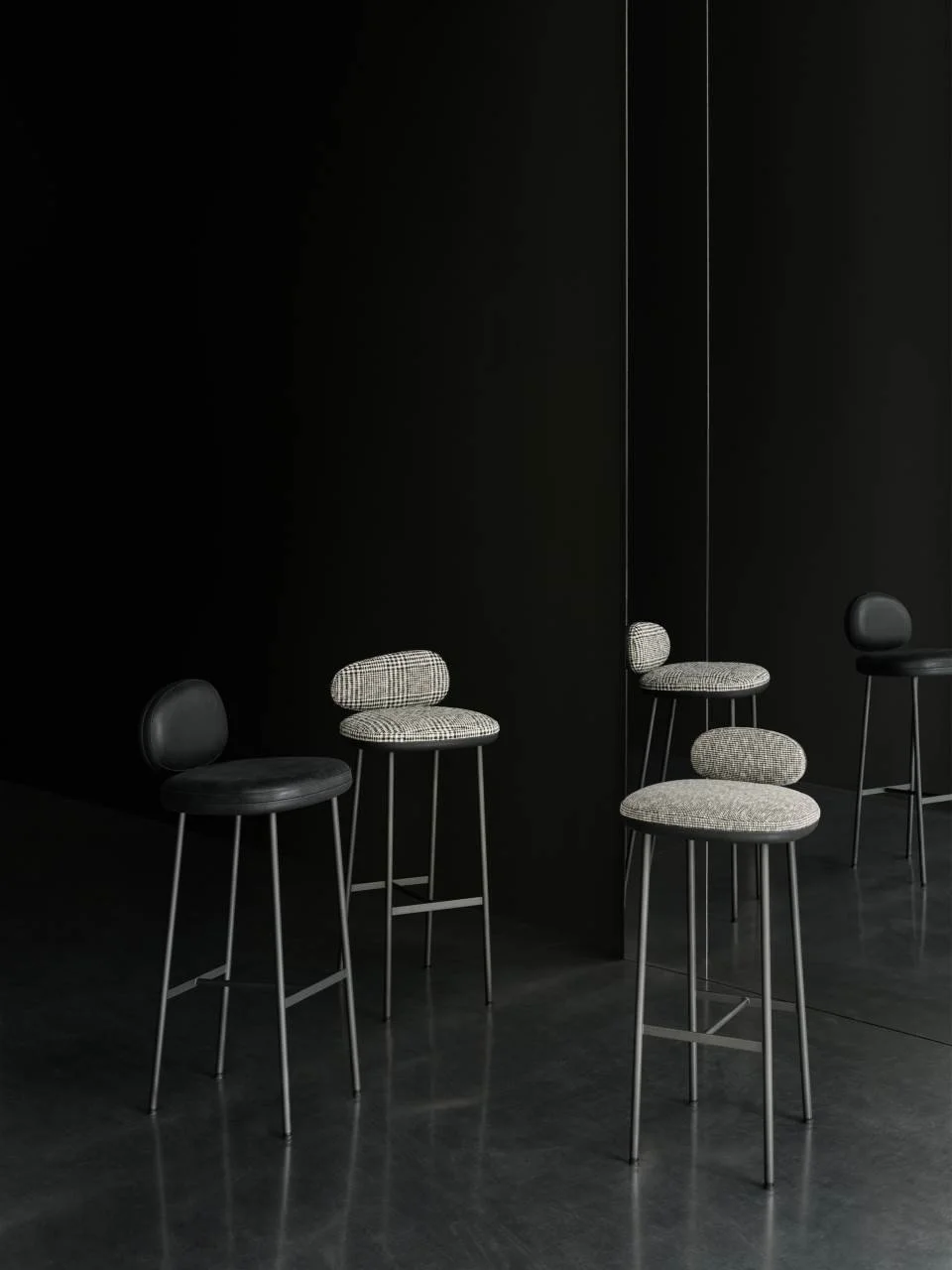 Living-Divani-Pebble-Stool-8-2025.jpg.jpg