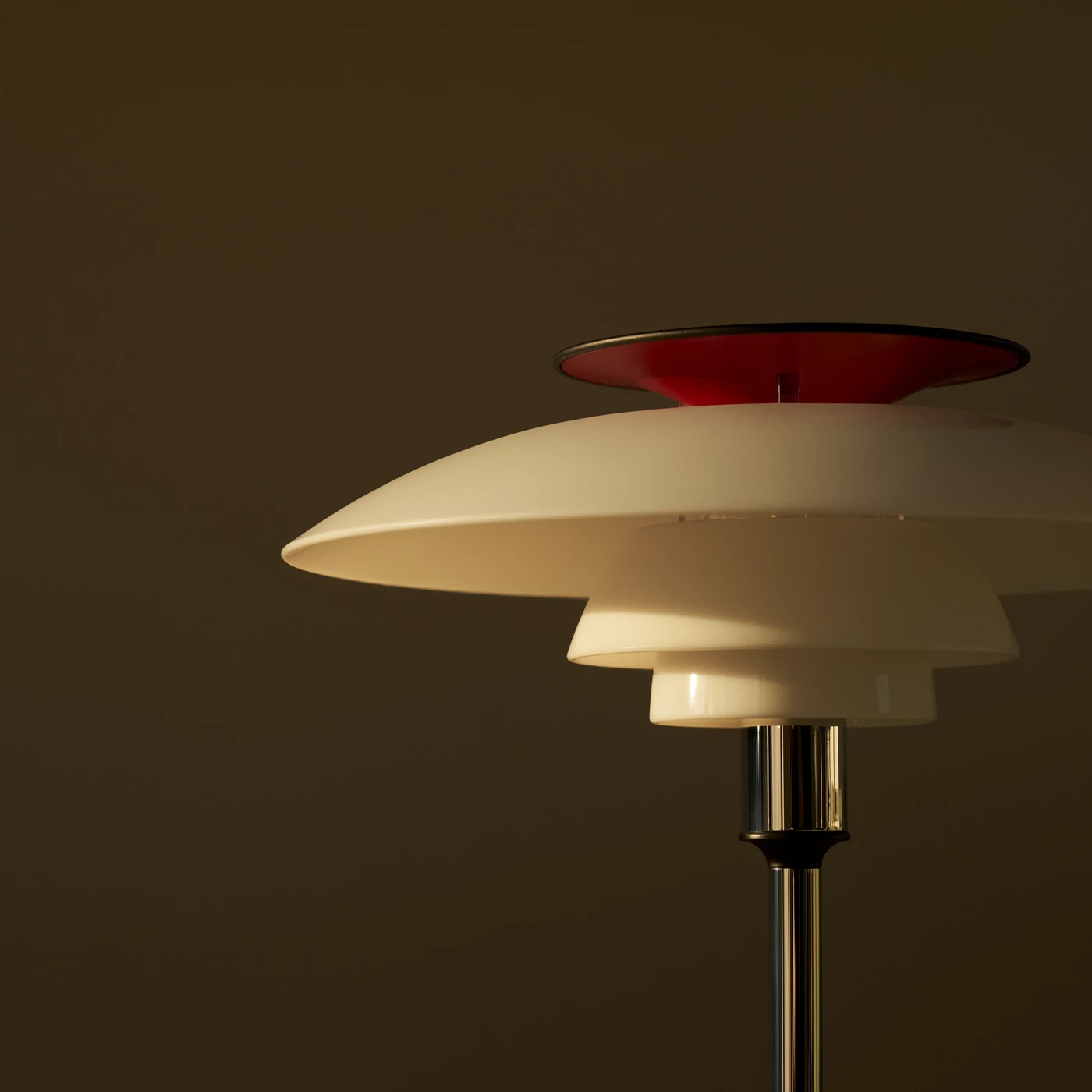 65015_65015_AW25-PH-80-Portable-Odense-Chrome-Close-Up3-OFF.jpg
