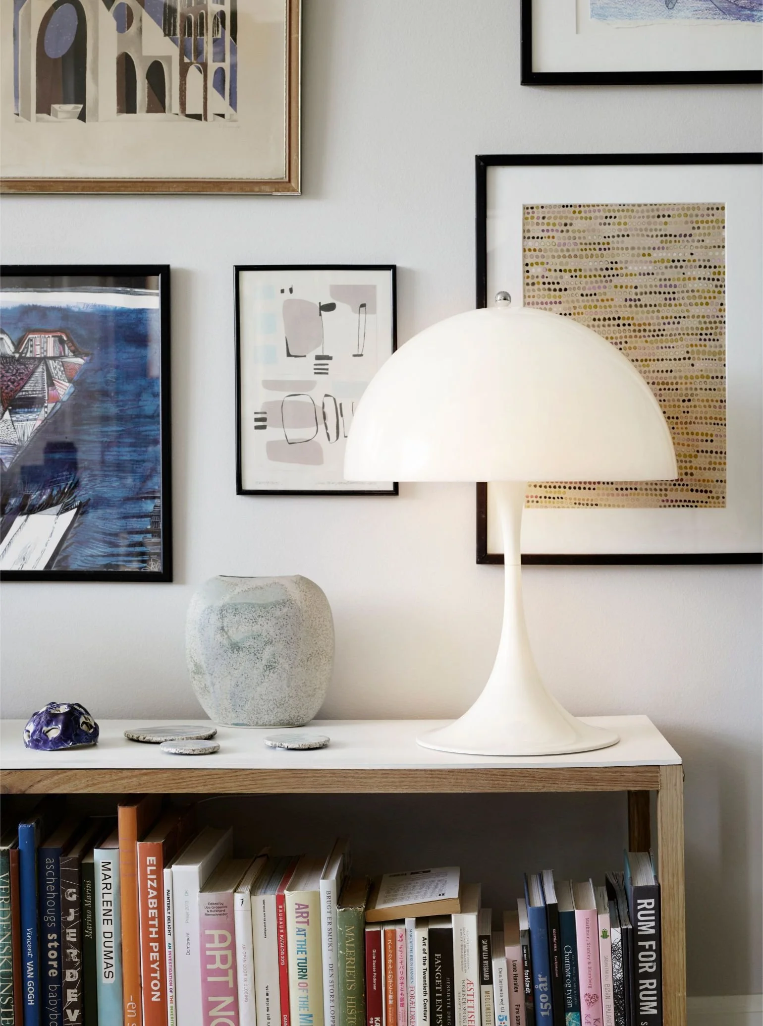 Panthella Table_Private Residence, Amager_Copenhagen_Denmark_Product_Image_louis_poulsen.jpg