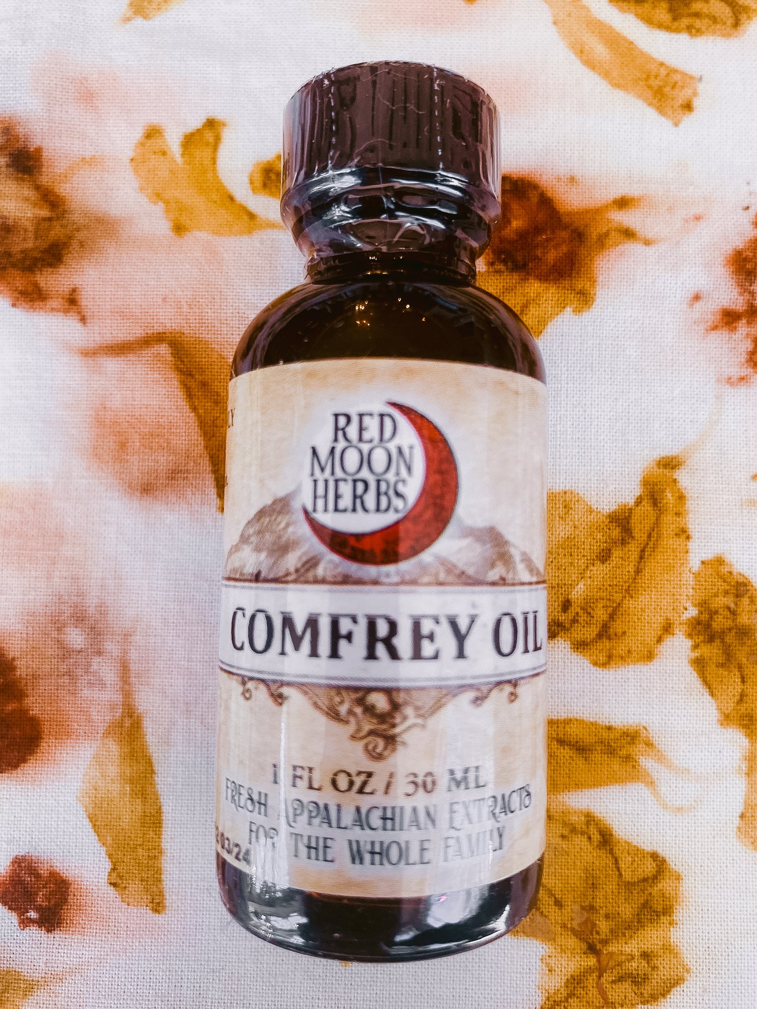 023_Comfrey_Oil front.jpg
