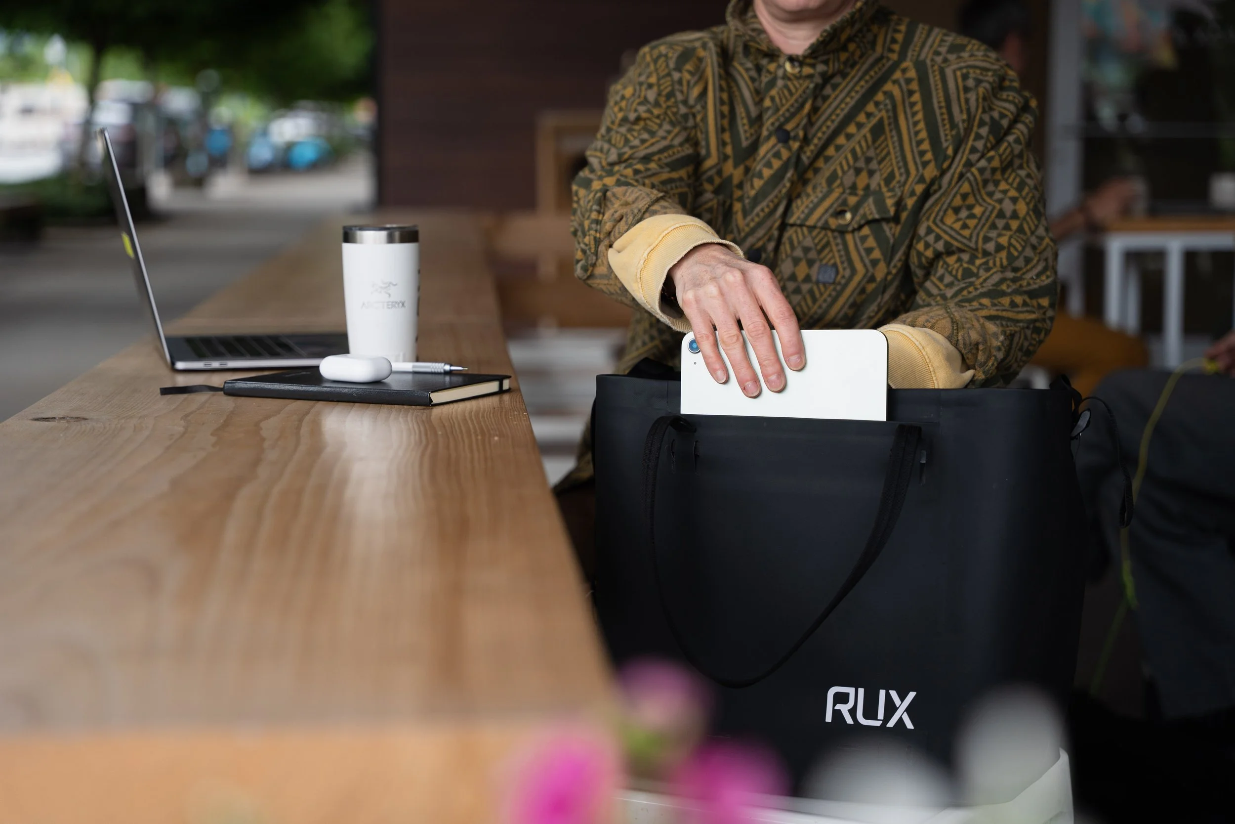 justinross-rux-wpbagv3-kickstarter-lifestyle-environmental-22.jpg
