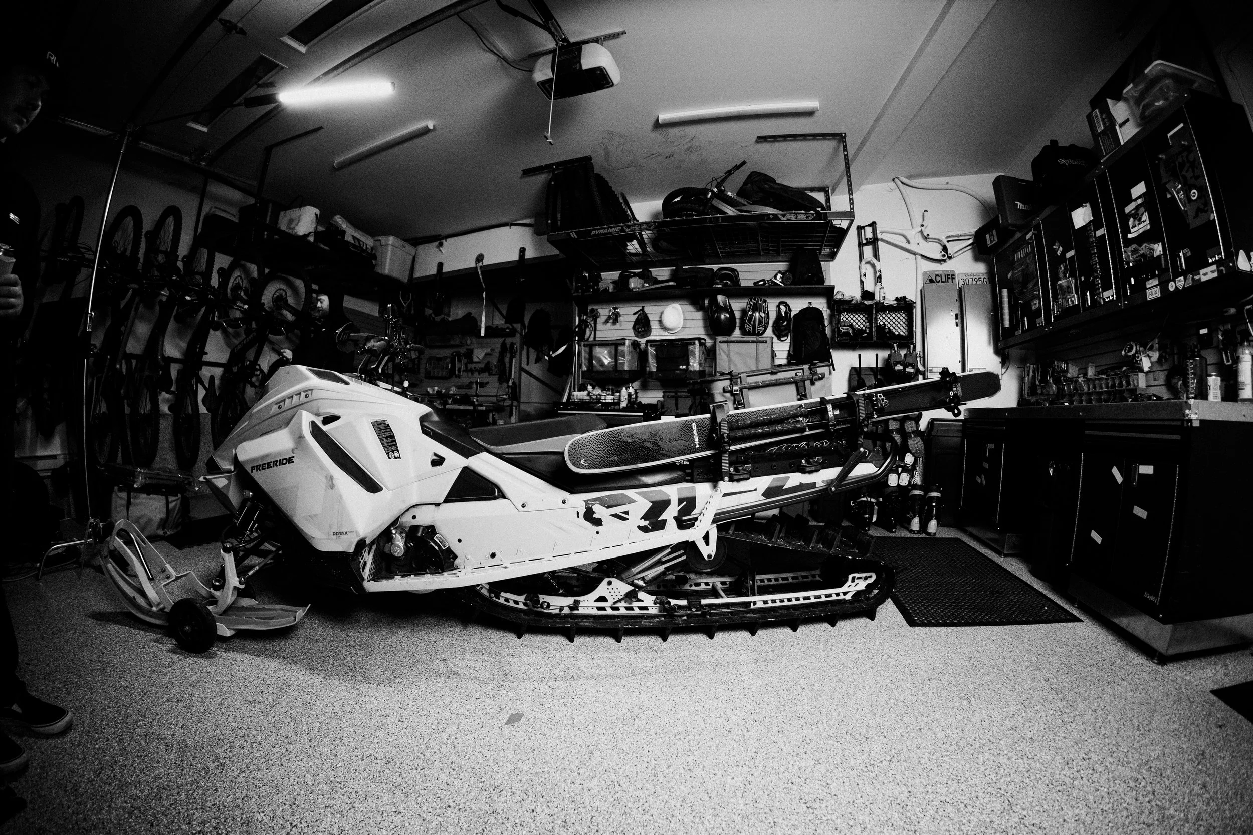 jross-rux-snowmobile-cfr-70L-142.jpg