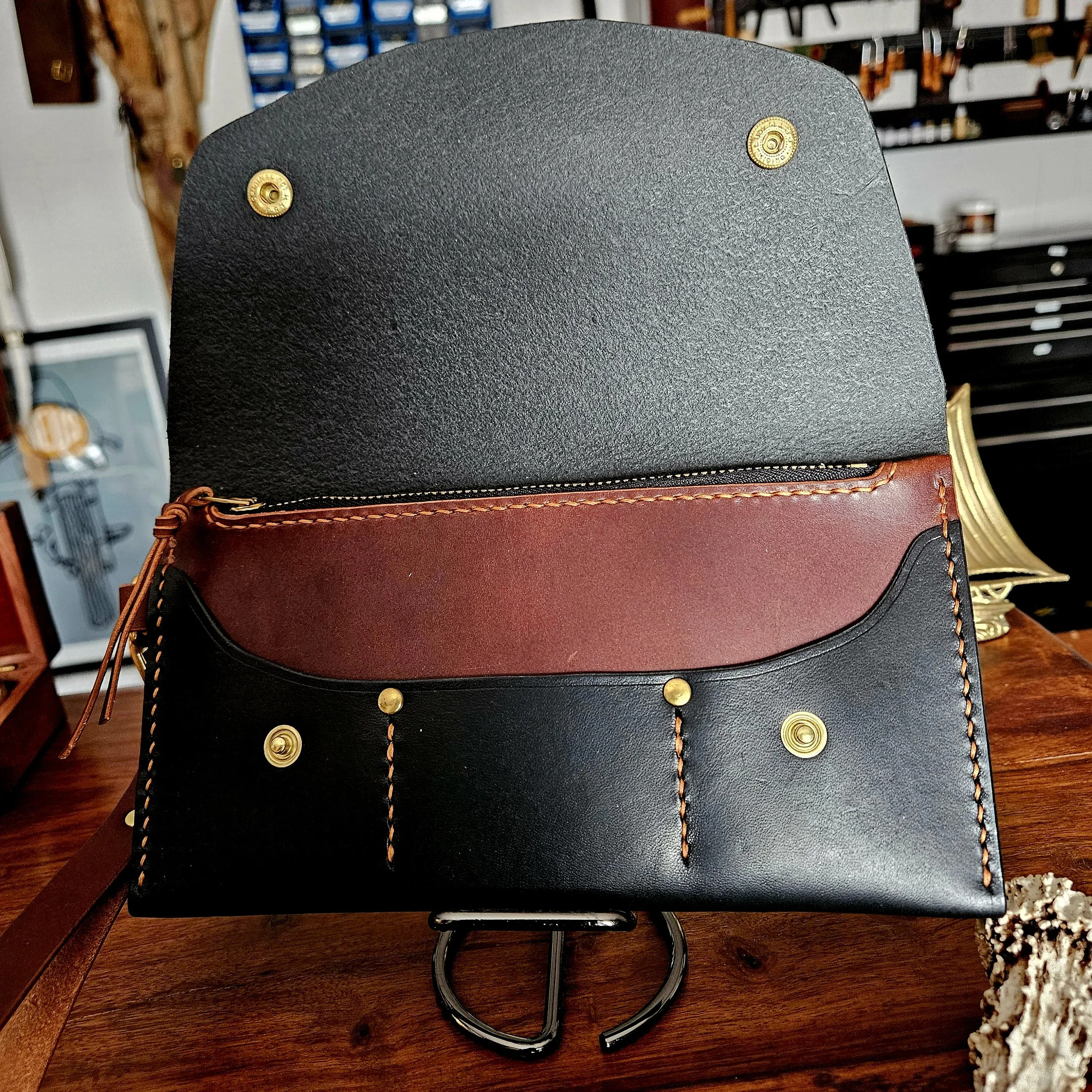 Ladies vegetable tanned leather handmade, hand stitched clutch purse. Made in UK.
