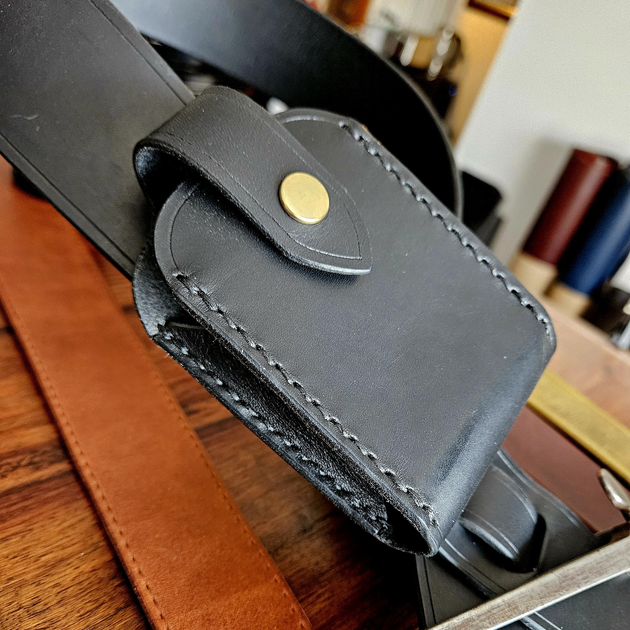 Hand made leather guitar strap. Made in UK.